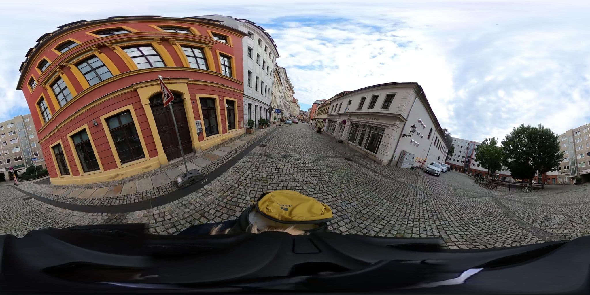 Street view near Gästewohnungen im Stadtzentrum Dresden, Dresden — © geowatti (CC BY-SA · Mapillary)