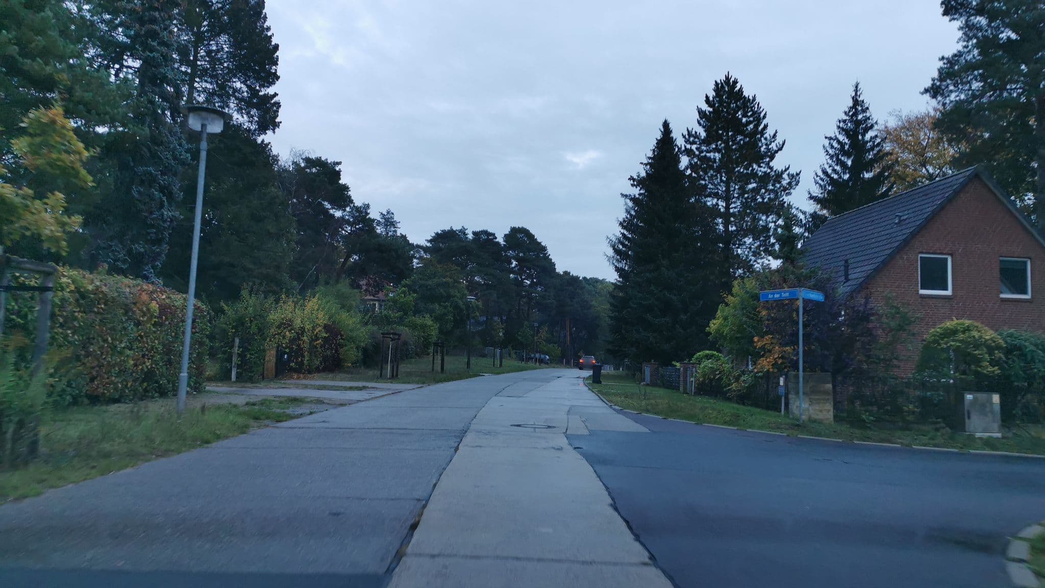 Street view near Tannenhäuschen, Michendorf — © imjeremy (CC BY-SA · Mapillary)