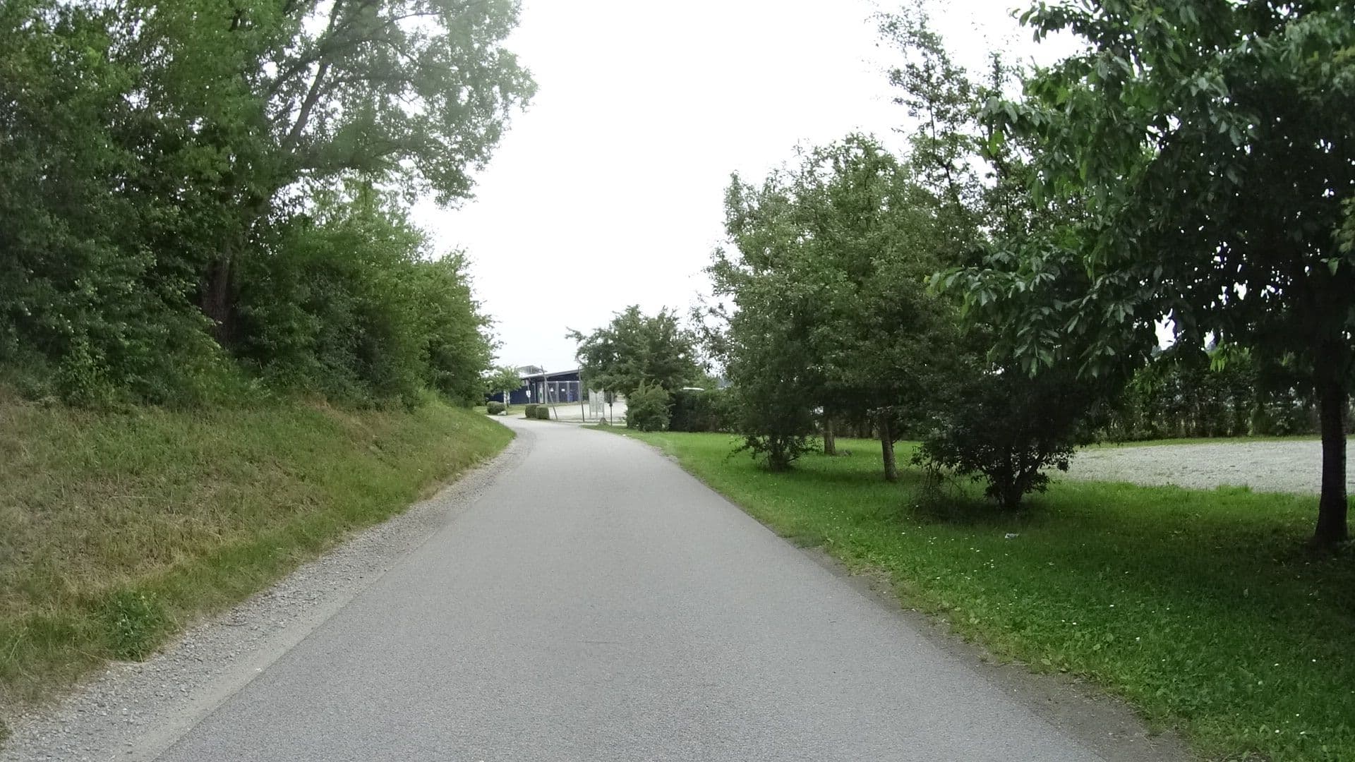 Street view near Wohnmobilplatz Vilshofen an der Donau, Vilshofen — © ramap (CC BY-SA · Mapillary)