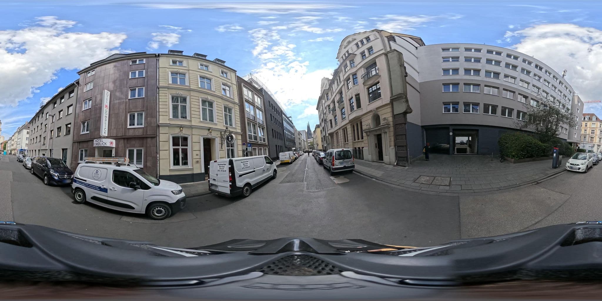 Street view near Domblick Garni, Altstadt Nord — © popball (CC BY-SA · Mapillary)
