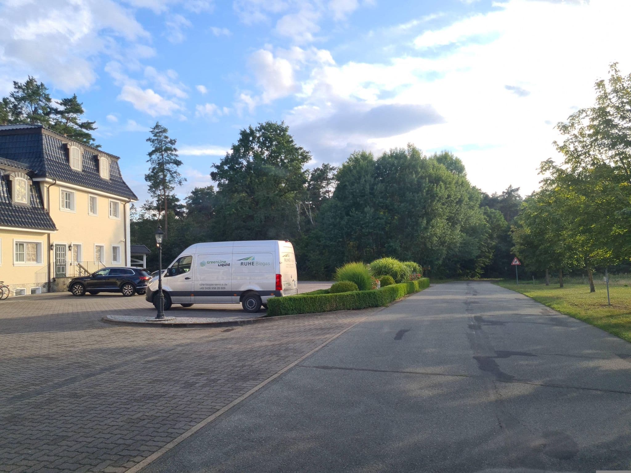 Street view near Landhaus Lellichow, Kyritz — © dsmm (CC BY-SA · Mapillary)