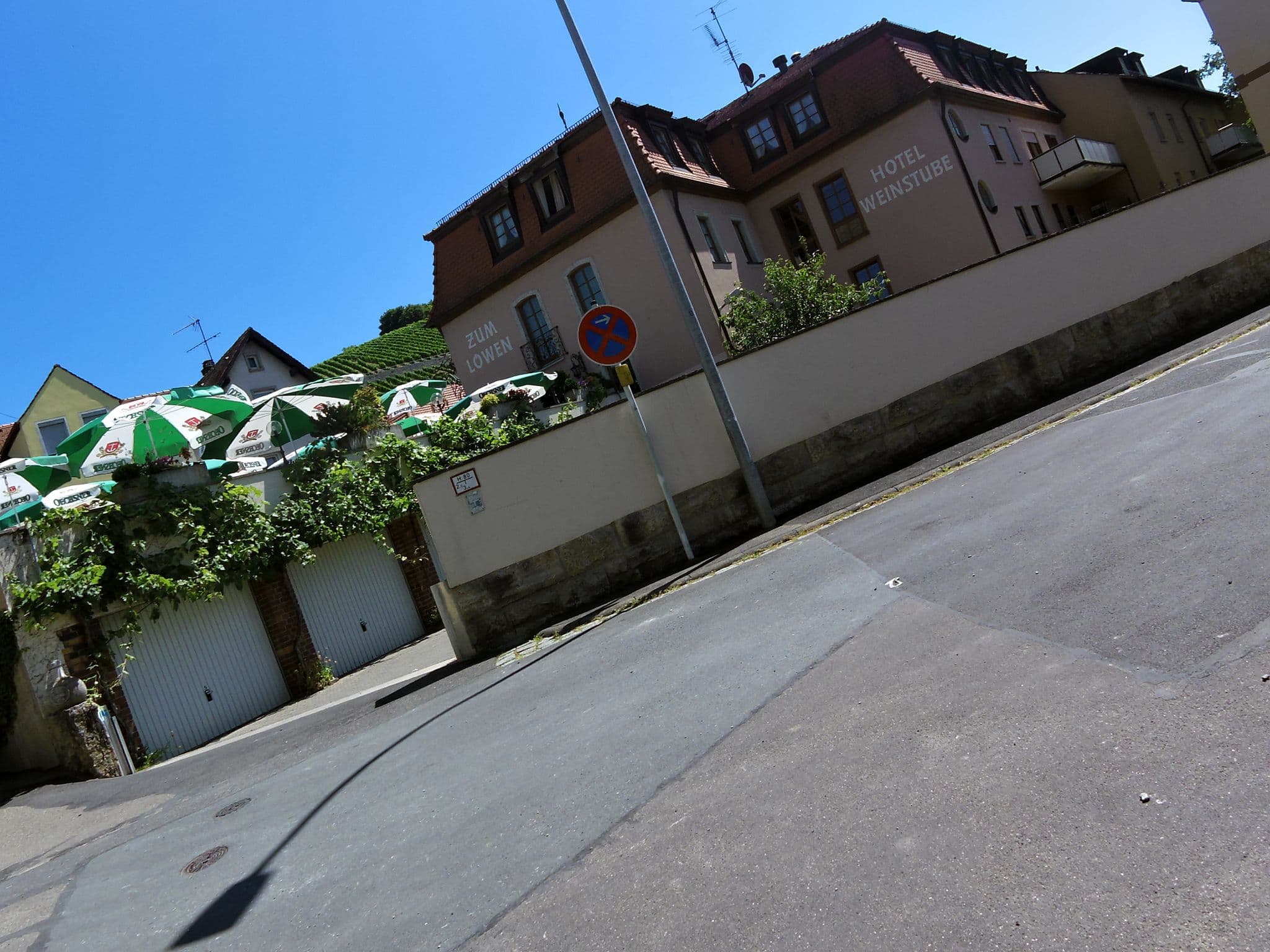 Street view near Löwen, Randersacker — © zoegglmeyr (CC BY-SA · Mapillary)