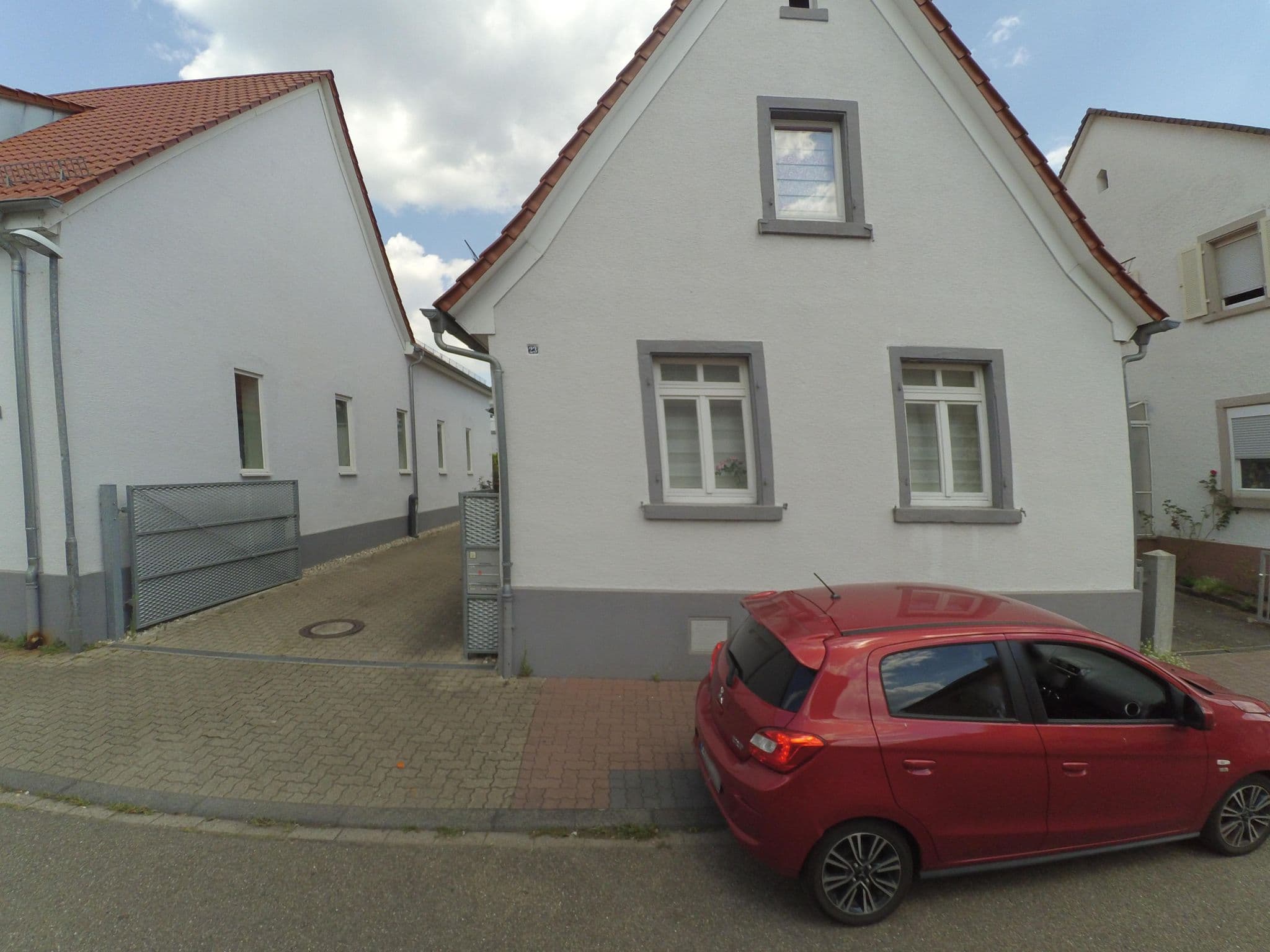 Street view near Mille Stelle, Eggenstein-Leopoldshafen — © wegavision (CC BY-SA · Mapillary)