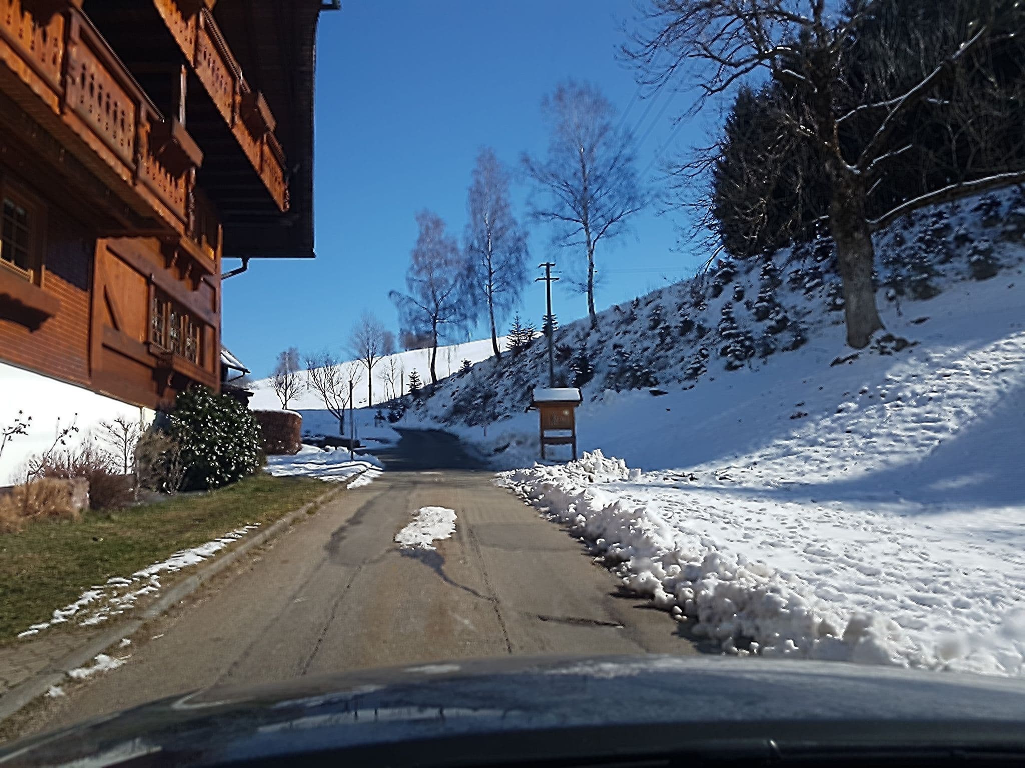 Street view near Unterhohnenhof, Triberg — © changchun1 (CC BY-SA · Mapillary)