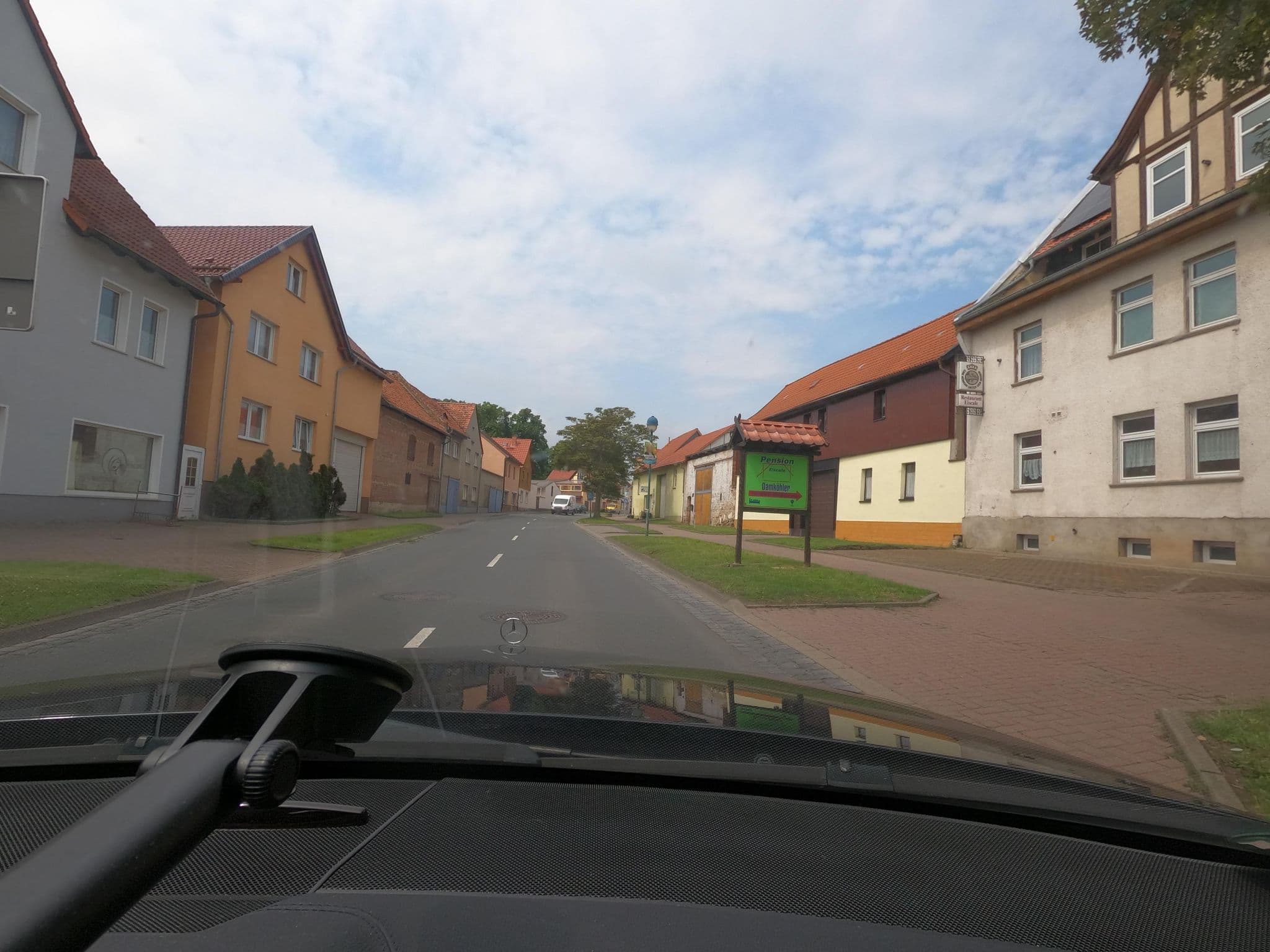 Street view near Damköhler, Westerhausen — © saschahaberkorn (CC BY-SA · Mapillary)