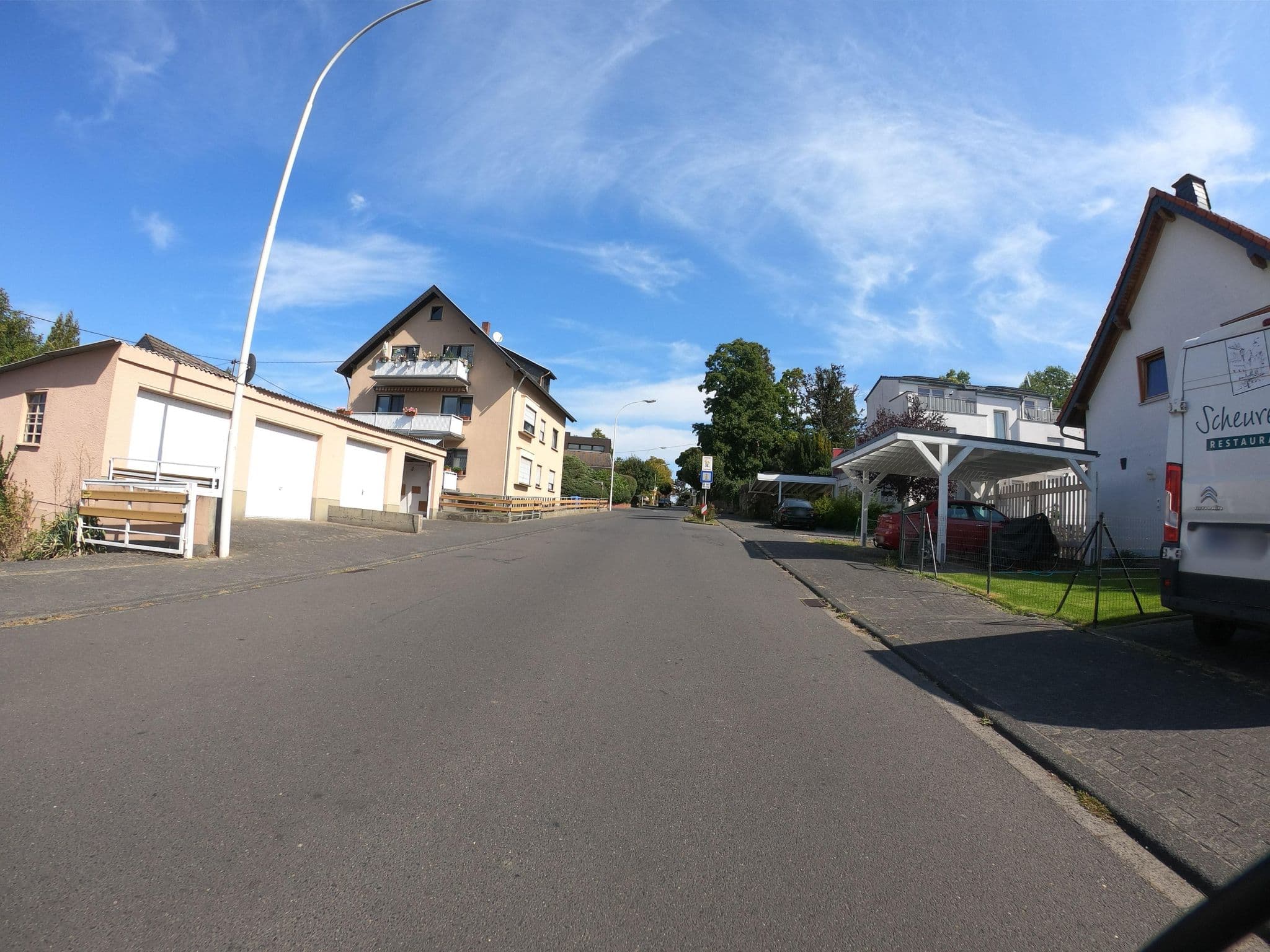Street view near Haus Hillebrand, Rheinbreitbach — © bernd1960 (CC BY-SA · Mapillary)
