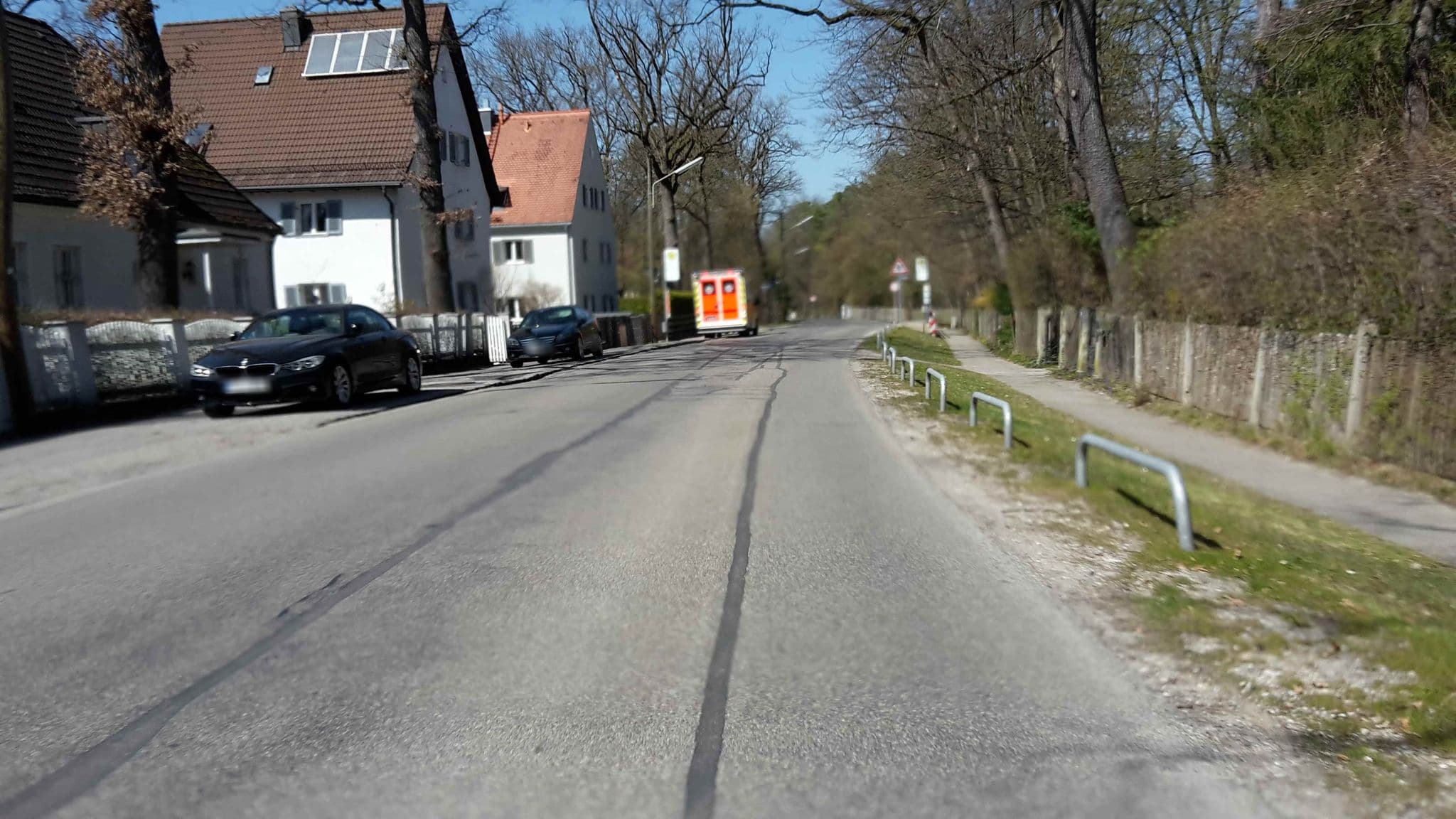 Street view near Parkhotel Obermenzing, Pasing — © bruderjakob (CC BY-SA · Mapillary)