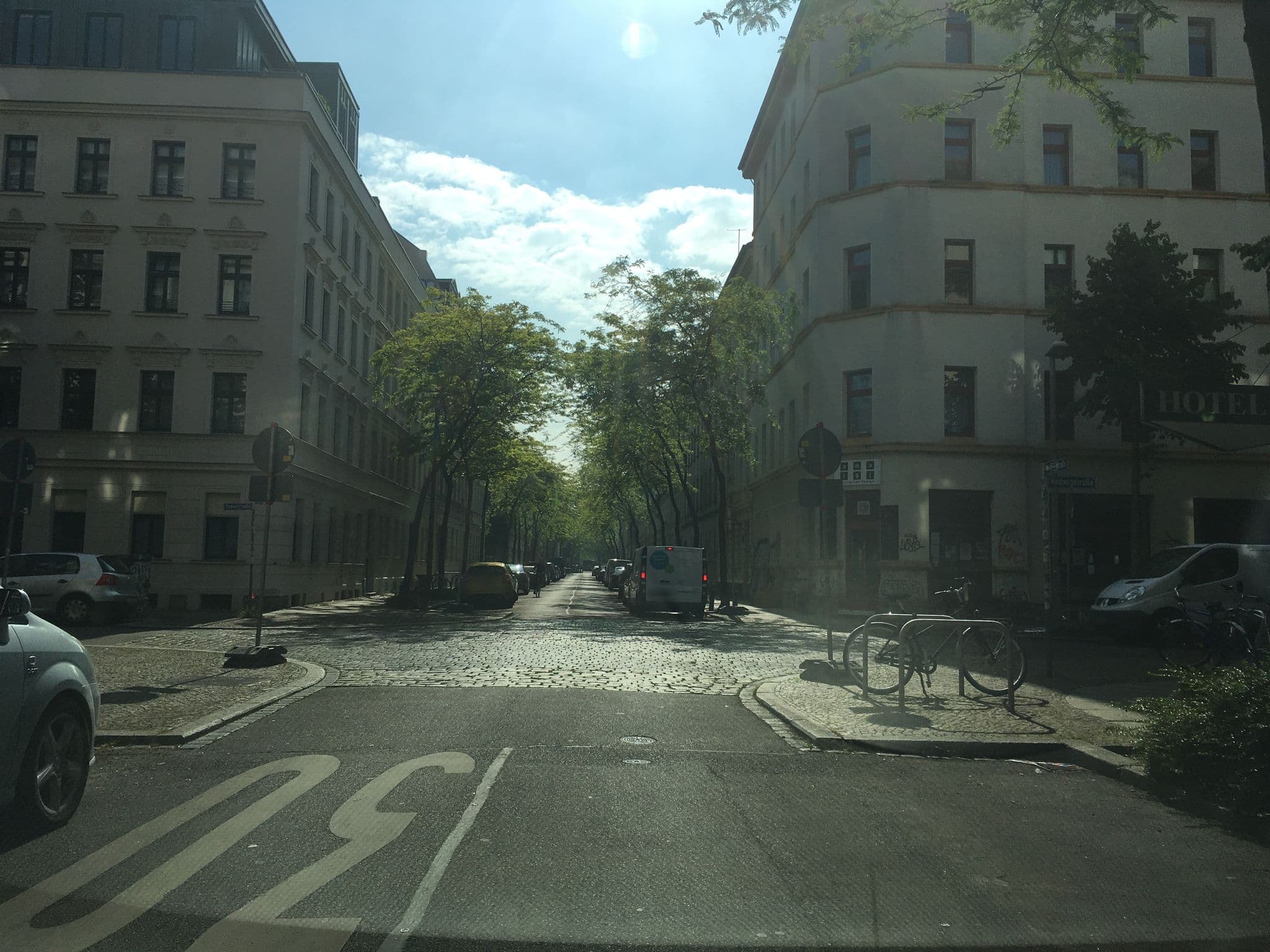 Street view near Galerie Hotel Leipziger Hof, Leipzig — © jordil (CC BY-SA · Mapillary)