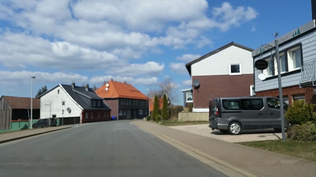 Street view near Pension "Haus Ingrid", Benneckenstein — © tian (CC BY-SA · Mapillary)