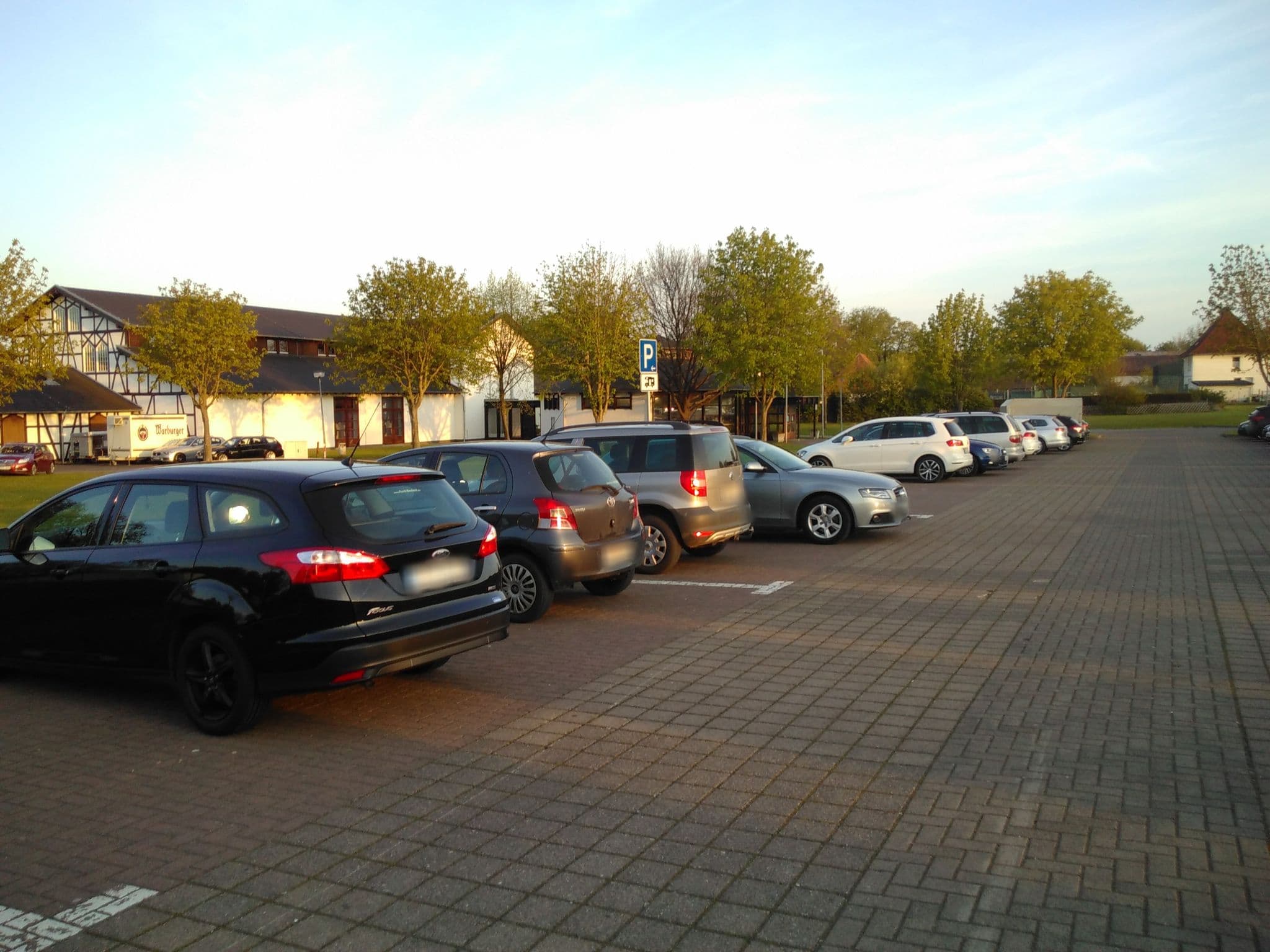 Street view near Reisemobilstellplatz am Schützenplatz Warburg, Warburg — © zuse (CC BY-SA · Mapillary)