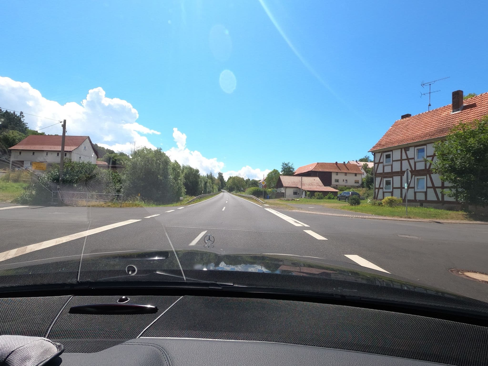 Street view near Hotel zur Linde, Nentershausen — © saschahaberkorn (CC BY-SA · Mapillary)