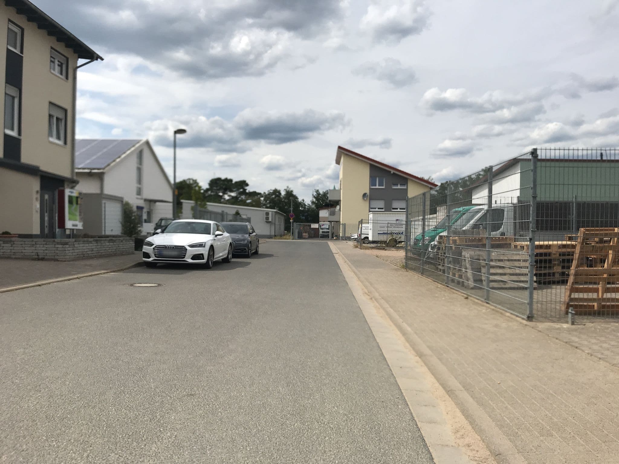 Street view near Zum Wendehammer, Budenheim — © miguel_andrade (CC BY-SA · Mapillary)