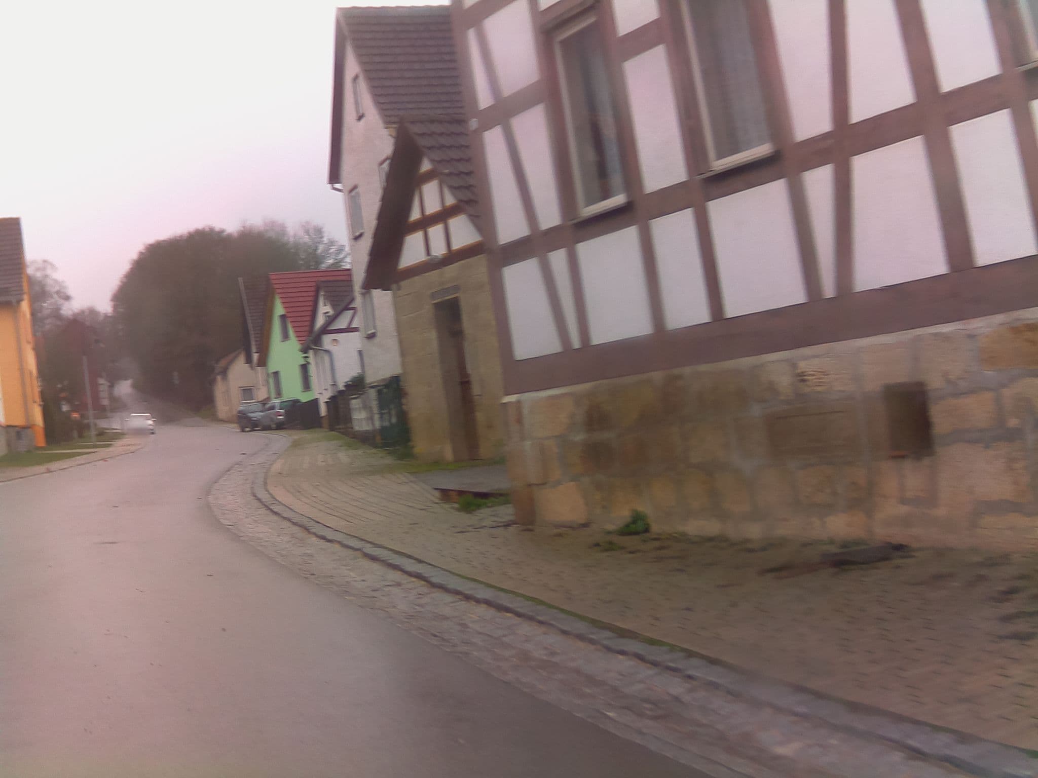 Street view near Dingslebener Gästehaus, Römhild — © ramap (CC BY-SA · Mapillary)