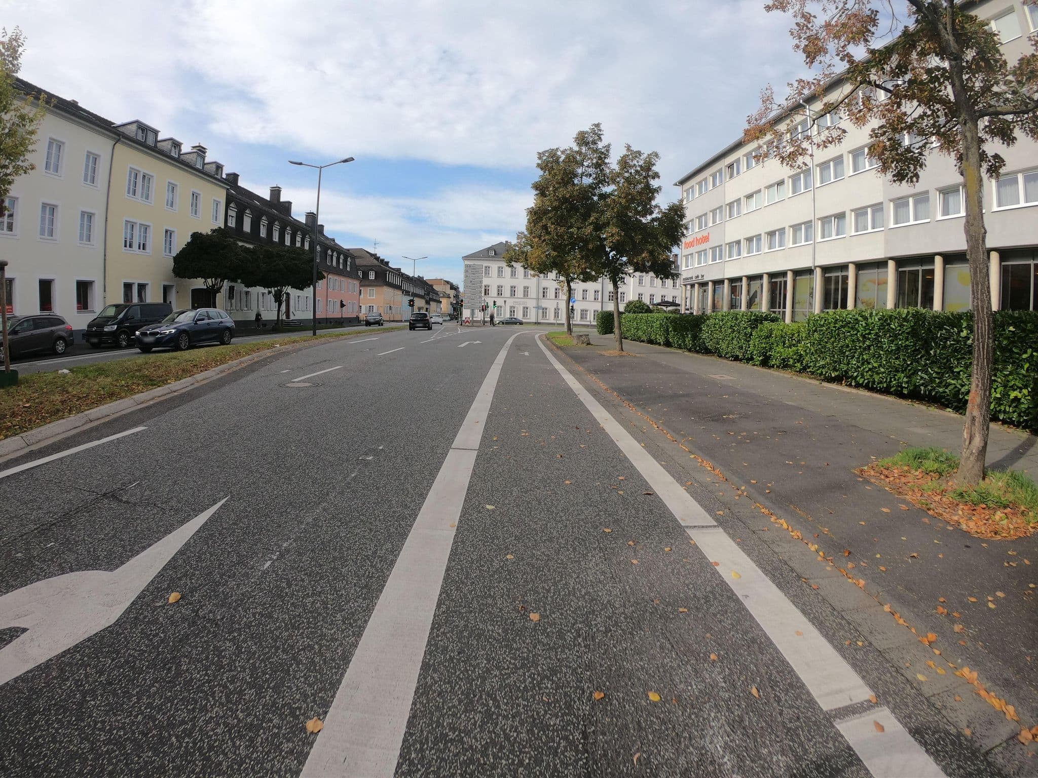 Street view near food hotel Neuwied, Neuwied — © bernd1960 (CC BY-SA · Mapillary)
