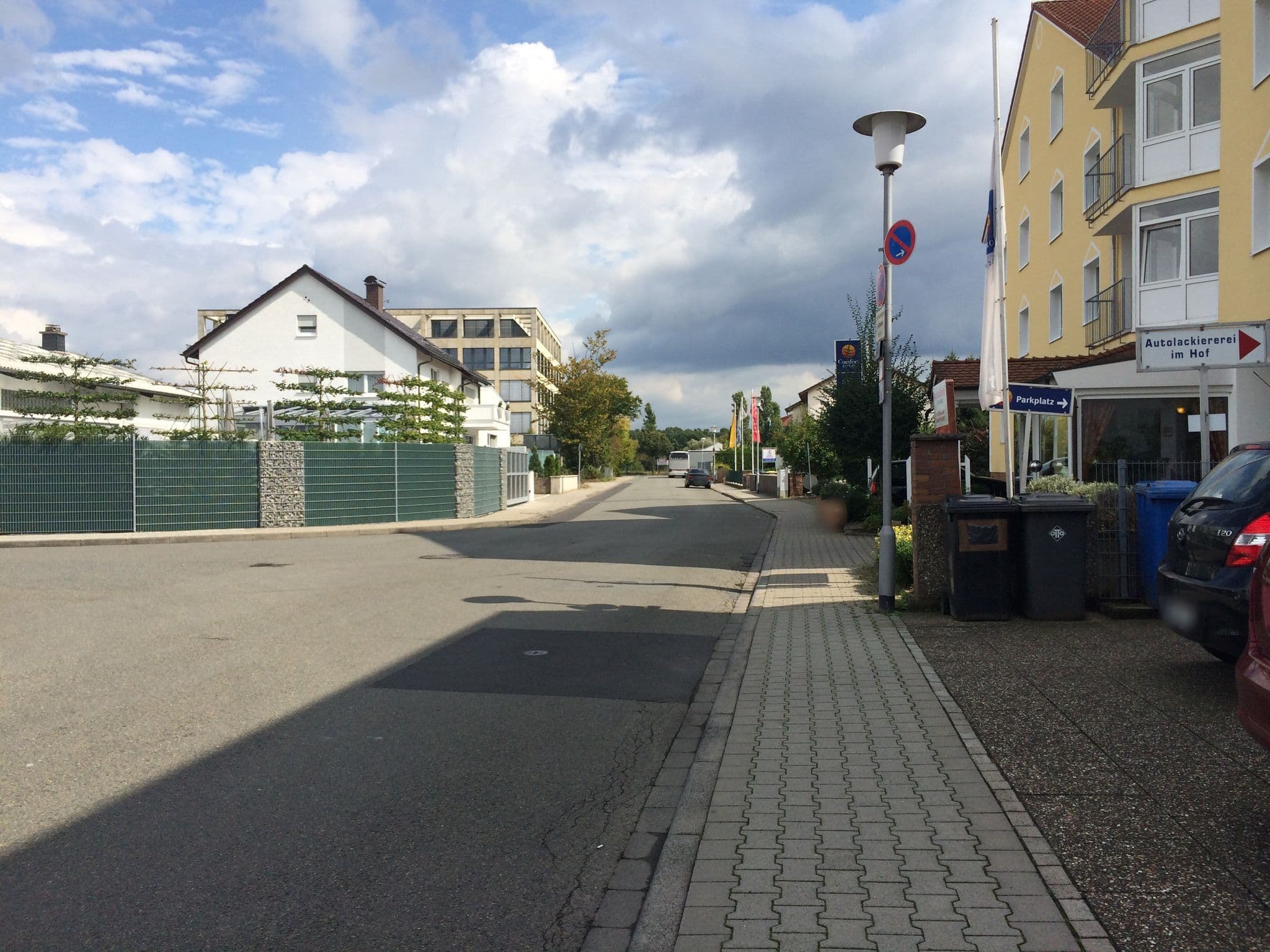 Street view near Comfort Hotel Frankfurt Airport, Mörfelden-Walldorf — © chuck (CC BY-SA · Mapillary)