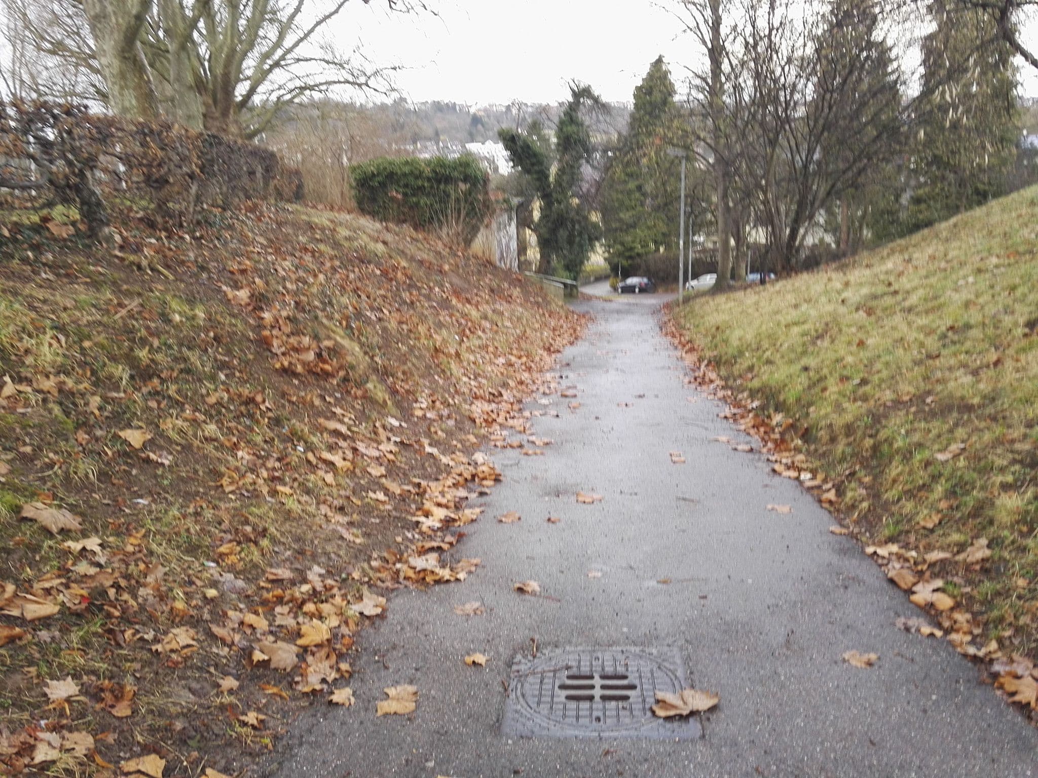 Street view near Wohnmobilstellplätze Äußerer Burgplatz, Esslingen — © jennyus (CC BY-SA · Mapillary)