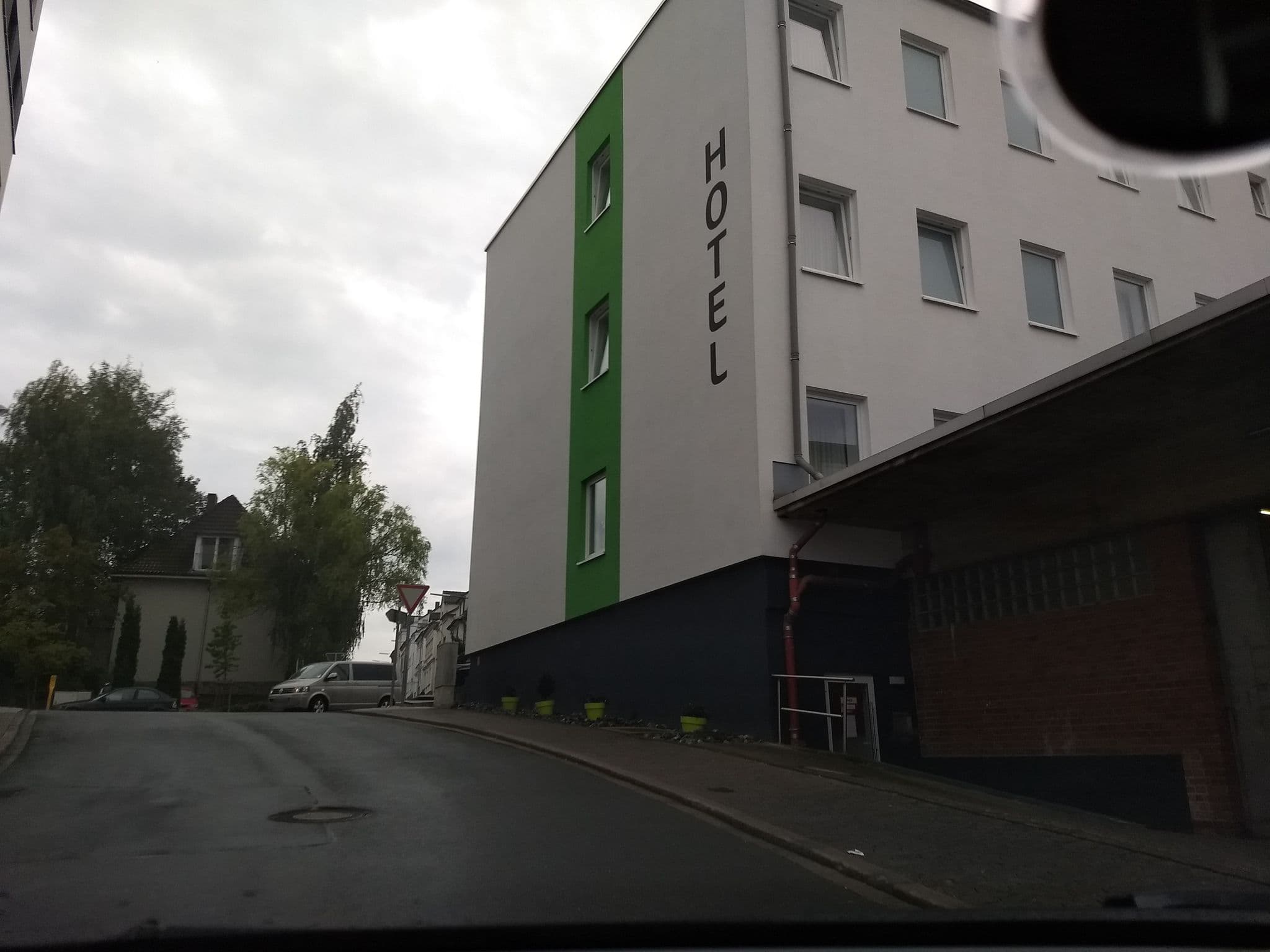 Street view near ibis Styles Arnsberg Sauerland, Neheim — © herrtichy (CC BY-SA · Mapillary)