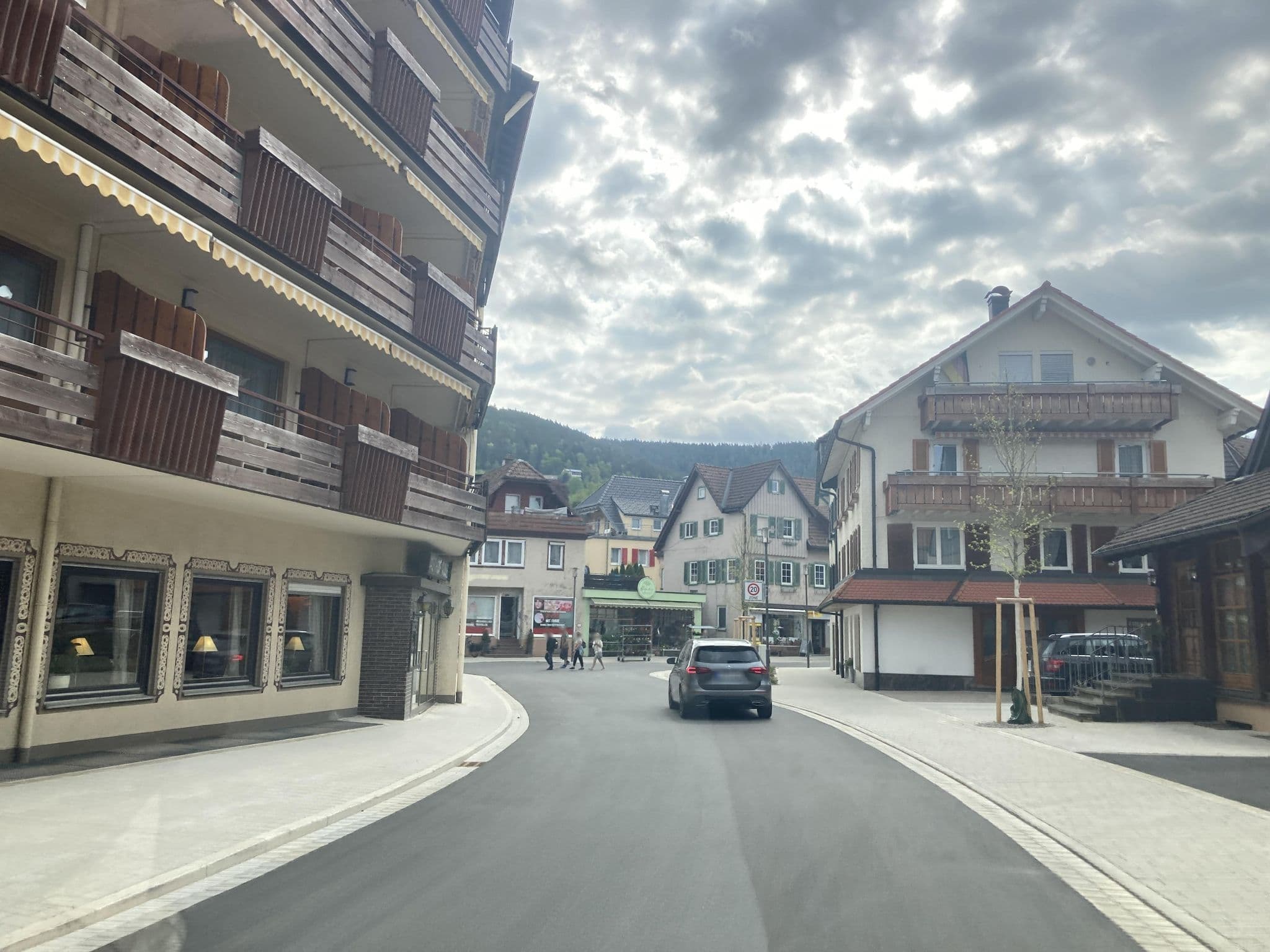 Street view near Hotel Rose, Baiersbronn — © tasmaniadevil (CC BY-SA · Mapillary)