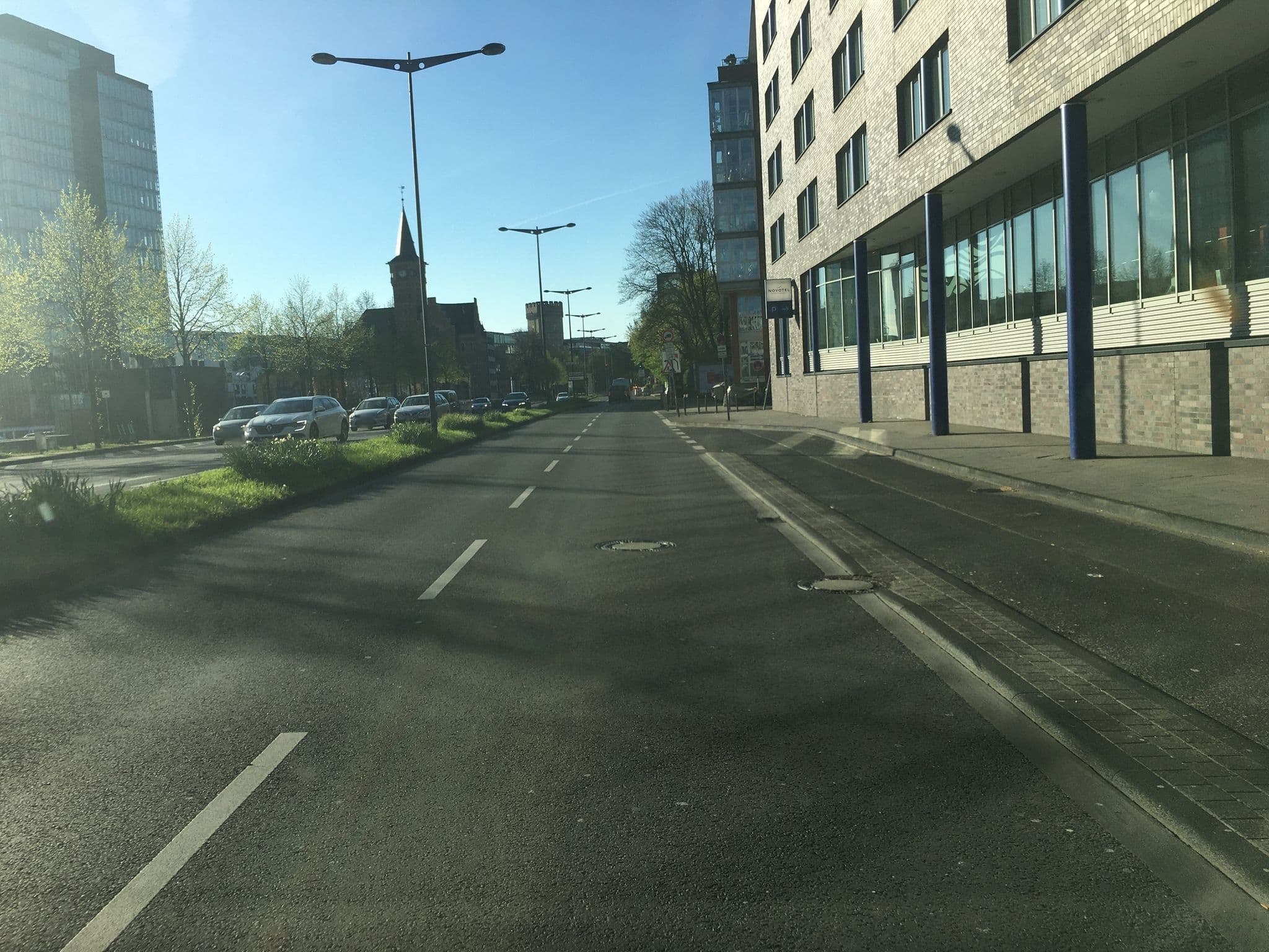 Street view near Novotel Koeln City, Altstadt Sud — © raymond (CC BY-SA · Mapillary)