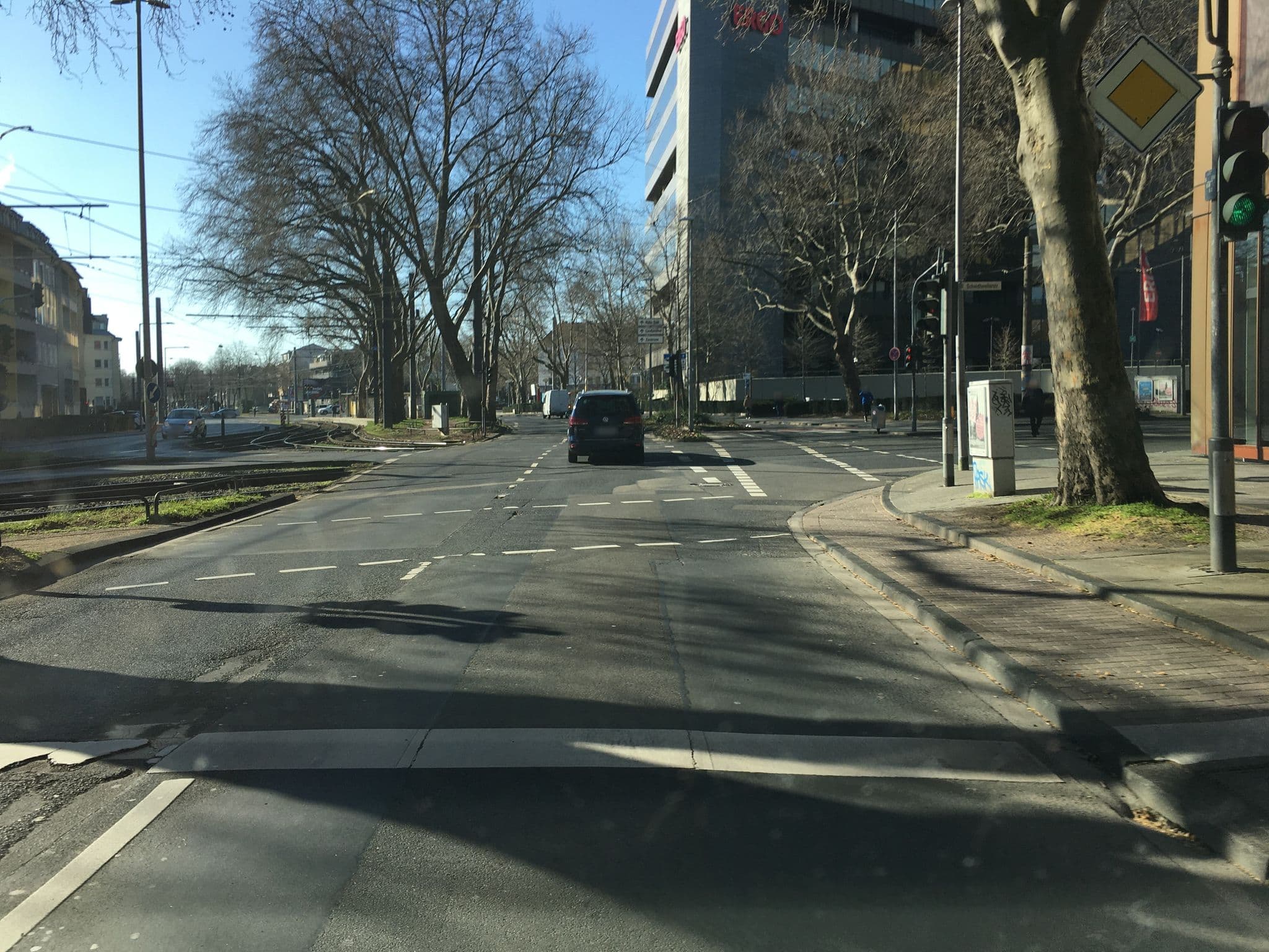 Street view near AMERON Hotel Regent, Neuehrenfeld — © raymond (CC BY-SA · Mapillary)