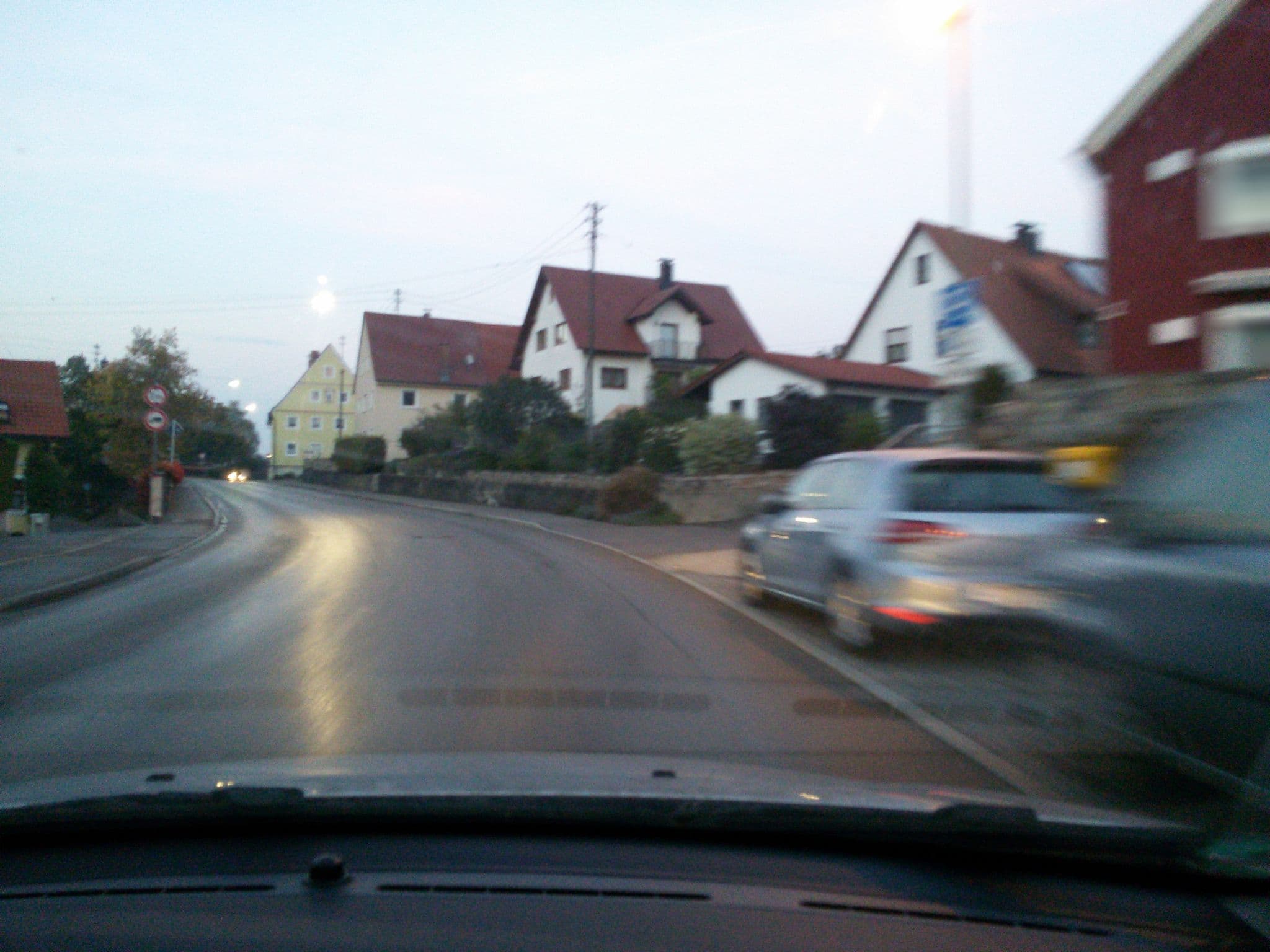 Street view near Pension am Kirchberg, Wehringen — © ottokar (CC BY-SA · Mapillary)