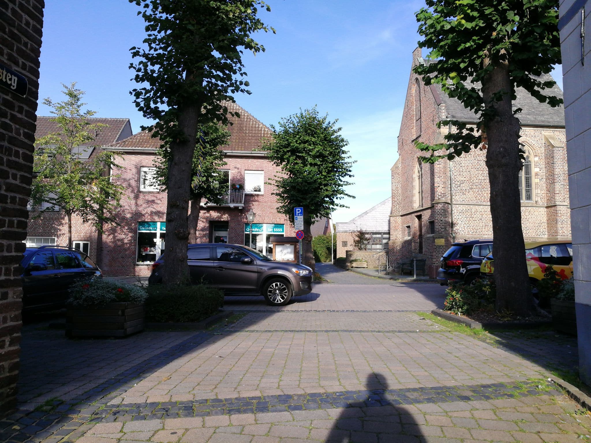 Street view near Haus Deckers GbR, Geldern — © jenz (CC BY-SA · Mapillary)