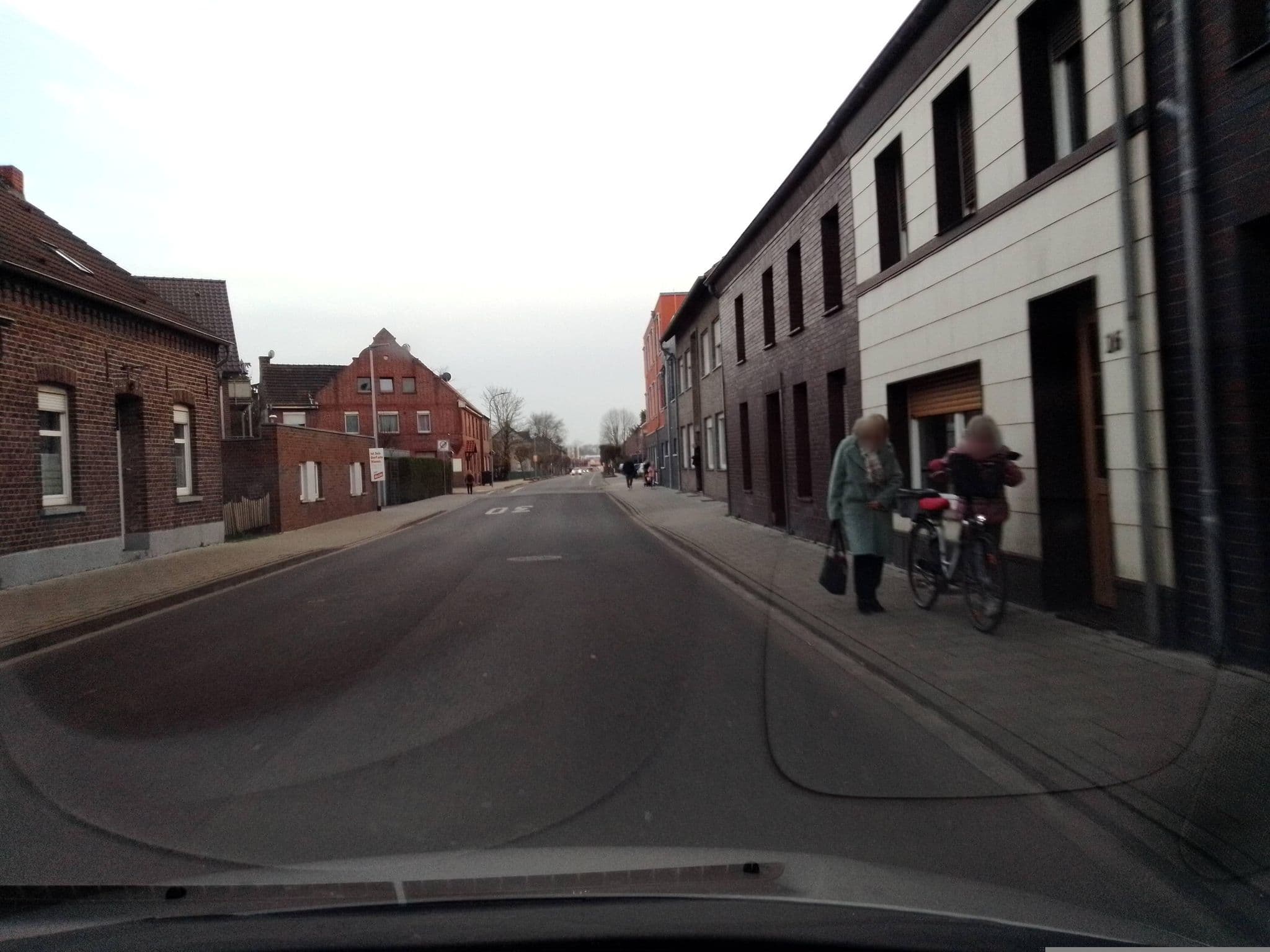 Street view near Gasthof Zum Siegburger, Straelen — © joopjrvdl (CC BY-SA · Mapillary)
