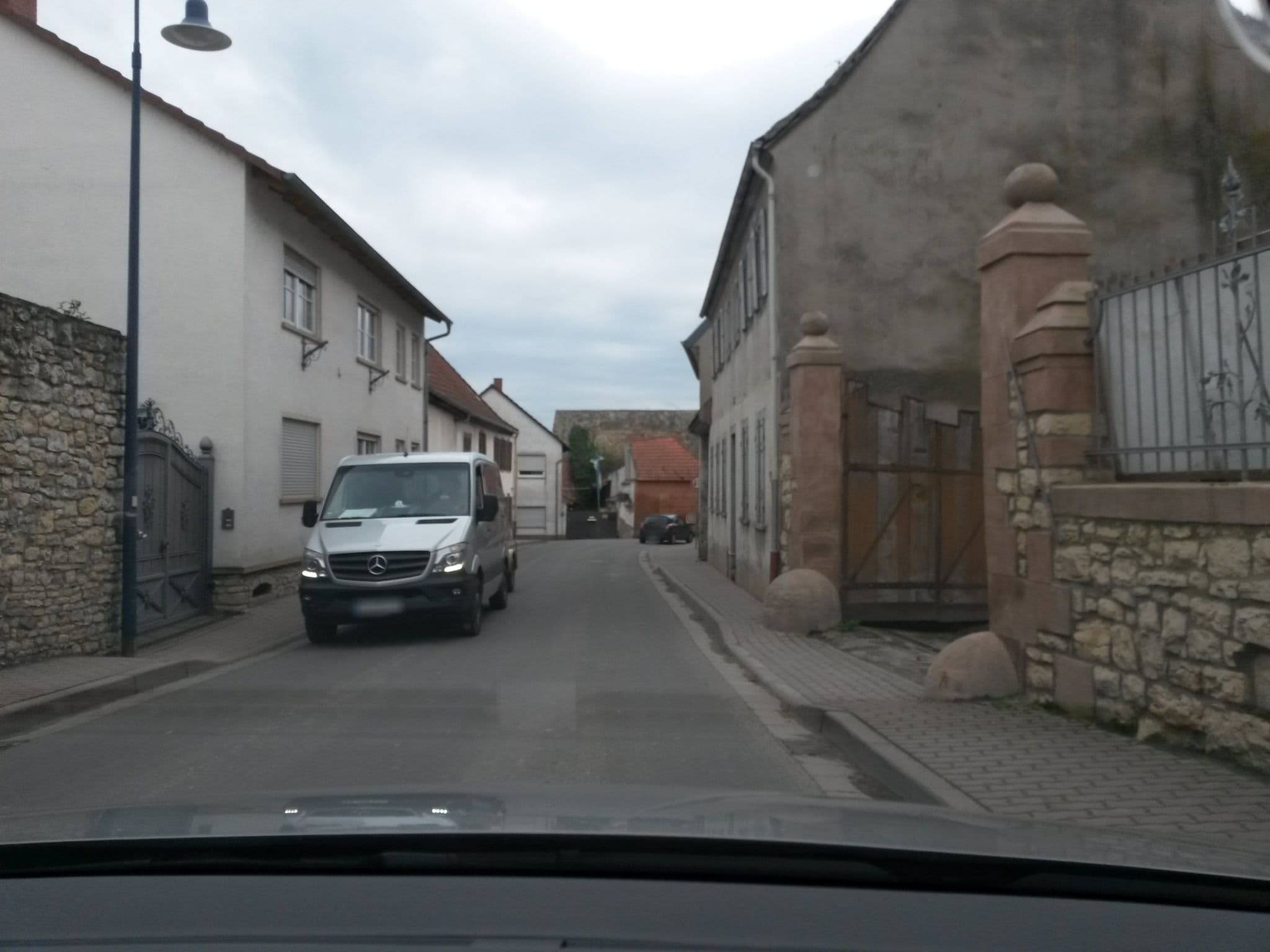 Street view near GUT LEBEN am Morstein, Gundersheim — © rausk (CC BY-SA · Mapillary)