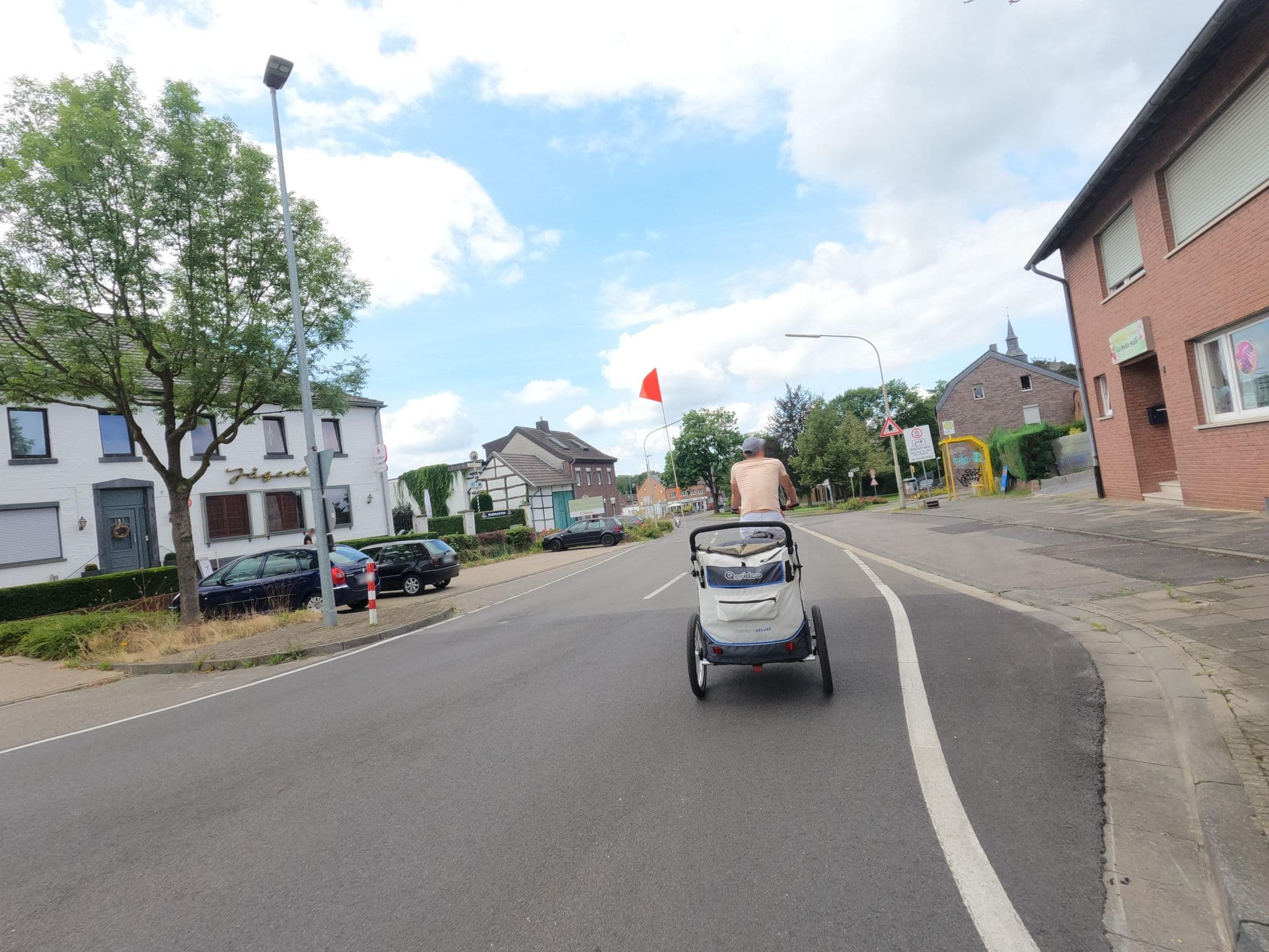 Street view near Gasthaus Jägerhof, Hückelhoven — © hektor1989 (CC BY-SA · Mapillary)