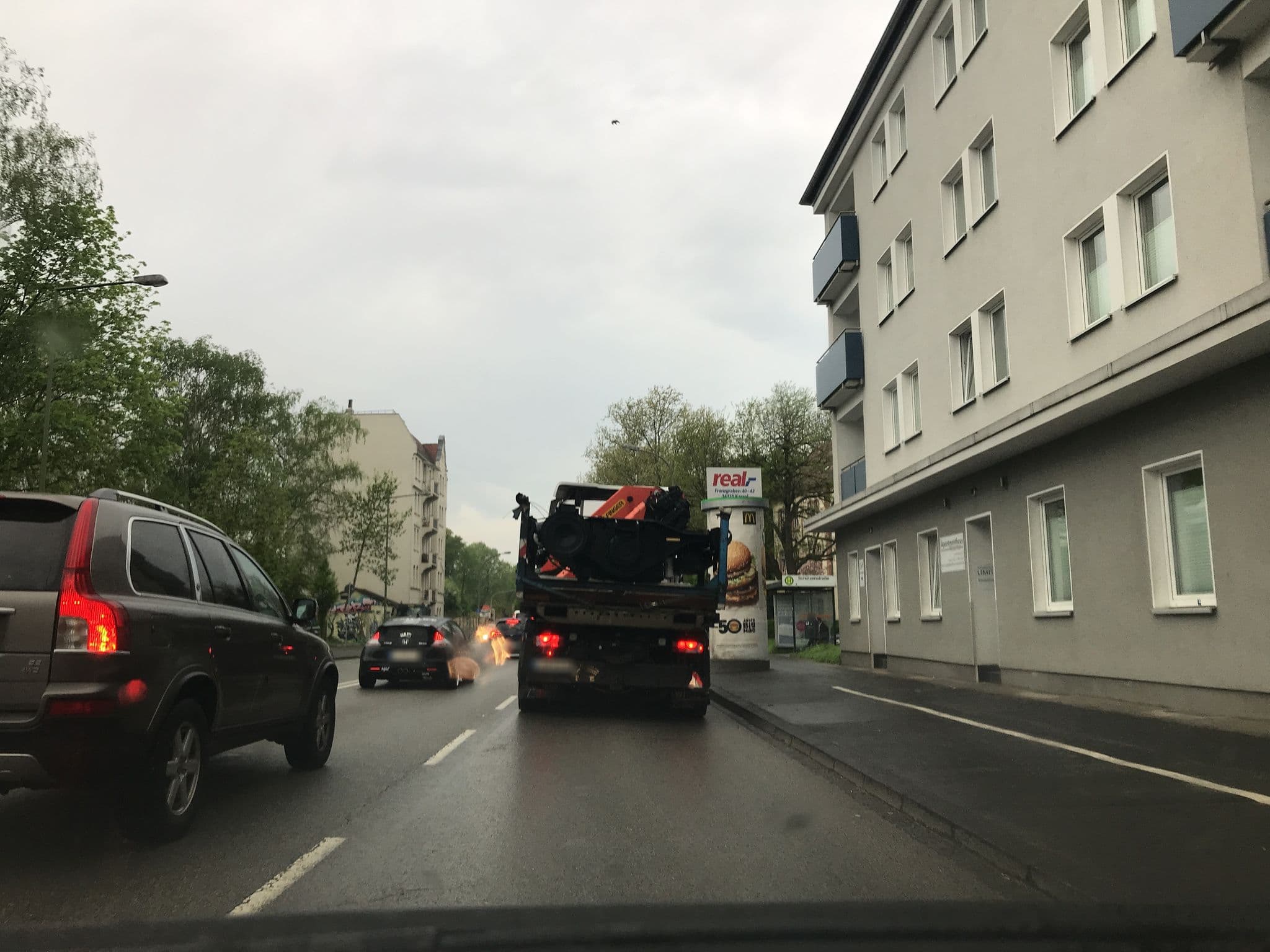 Street view near Apartmenthaus Wesertor, Kassel — © saschahaberkorn (CC BY-SA · Mapillary)