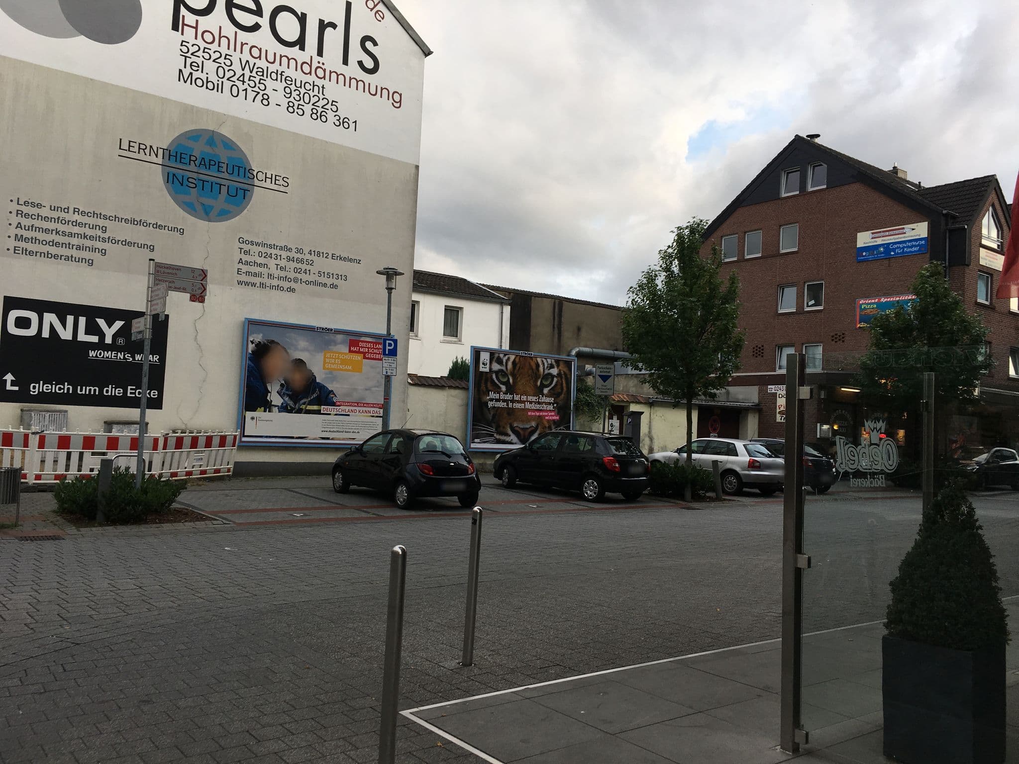 Street view near Hotel Rheinischer Hof, Erkelenz — © descilla (CC BY-SA · Mapillary)