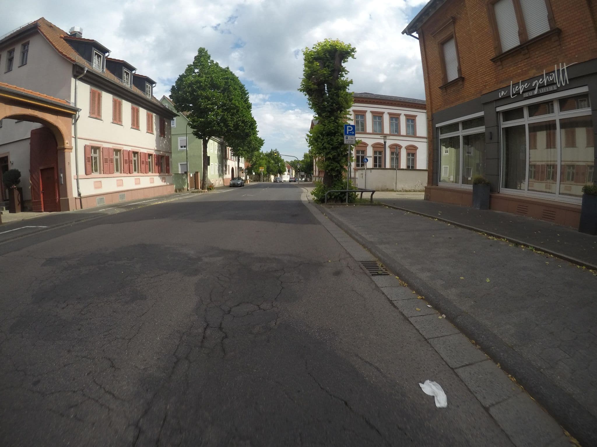 Street view near Farmerhaus Lodge, Groß-Umstadt — © mfa (CC BY-SA · Mapillary)