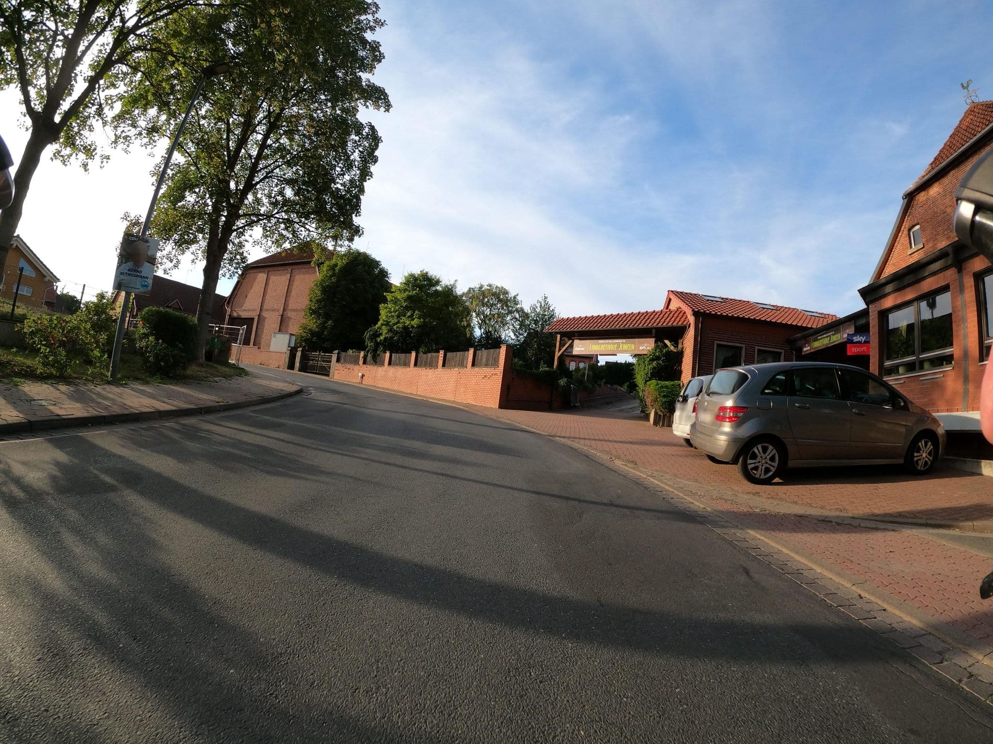 Street view near Landgasthaus Jeinsen, Sarstedt — © Langfahrer (CC BY-SA · Mapillary)