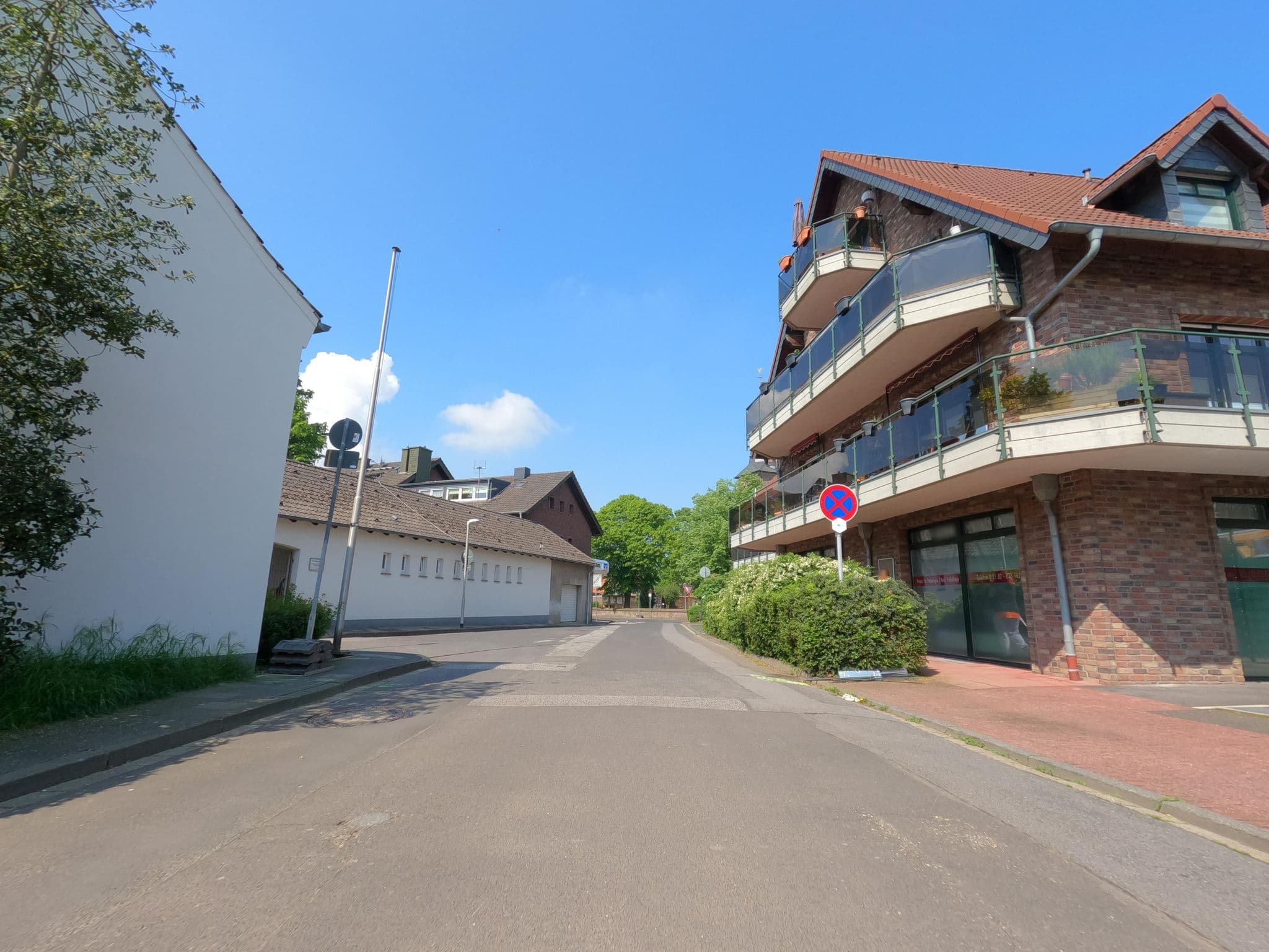 Street view near Hotel - Restaurant Stenbrock, Neubrück — © hektor1989 (CC BY-SA · Mapillary)