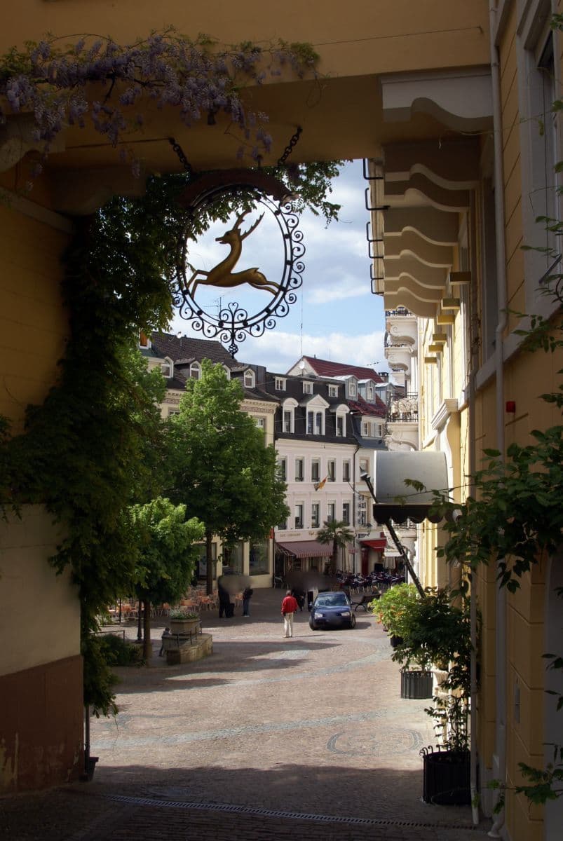 Street view near Heliopark Bad Hotel zum Hirsch, Baden-Baden — © txllxt (CC BY-SA · Mapillary)