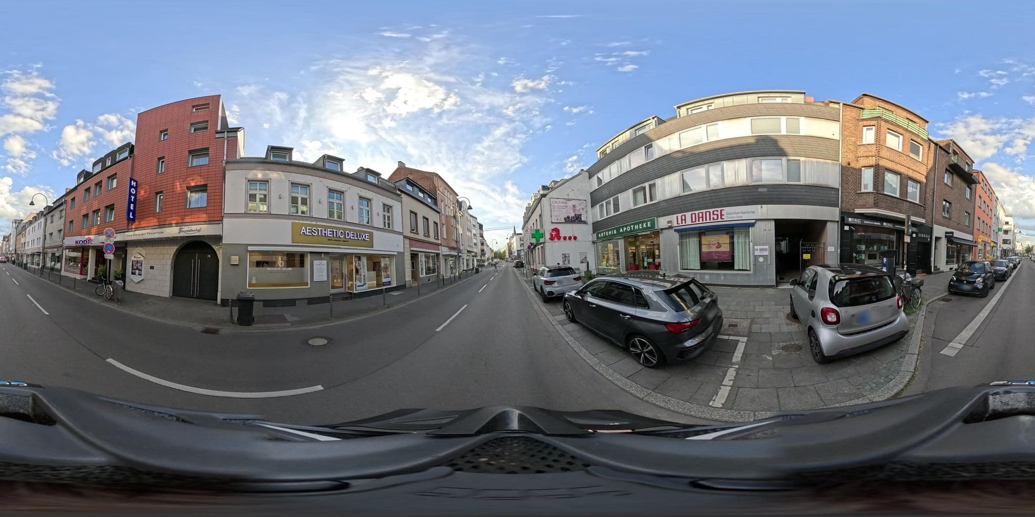 Street view near Hotel Gertrudenhof, Rodenkirchen — © popball (CC BY-SA · Mapillary)