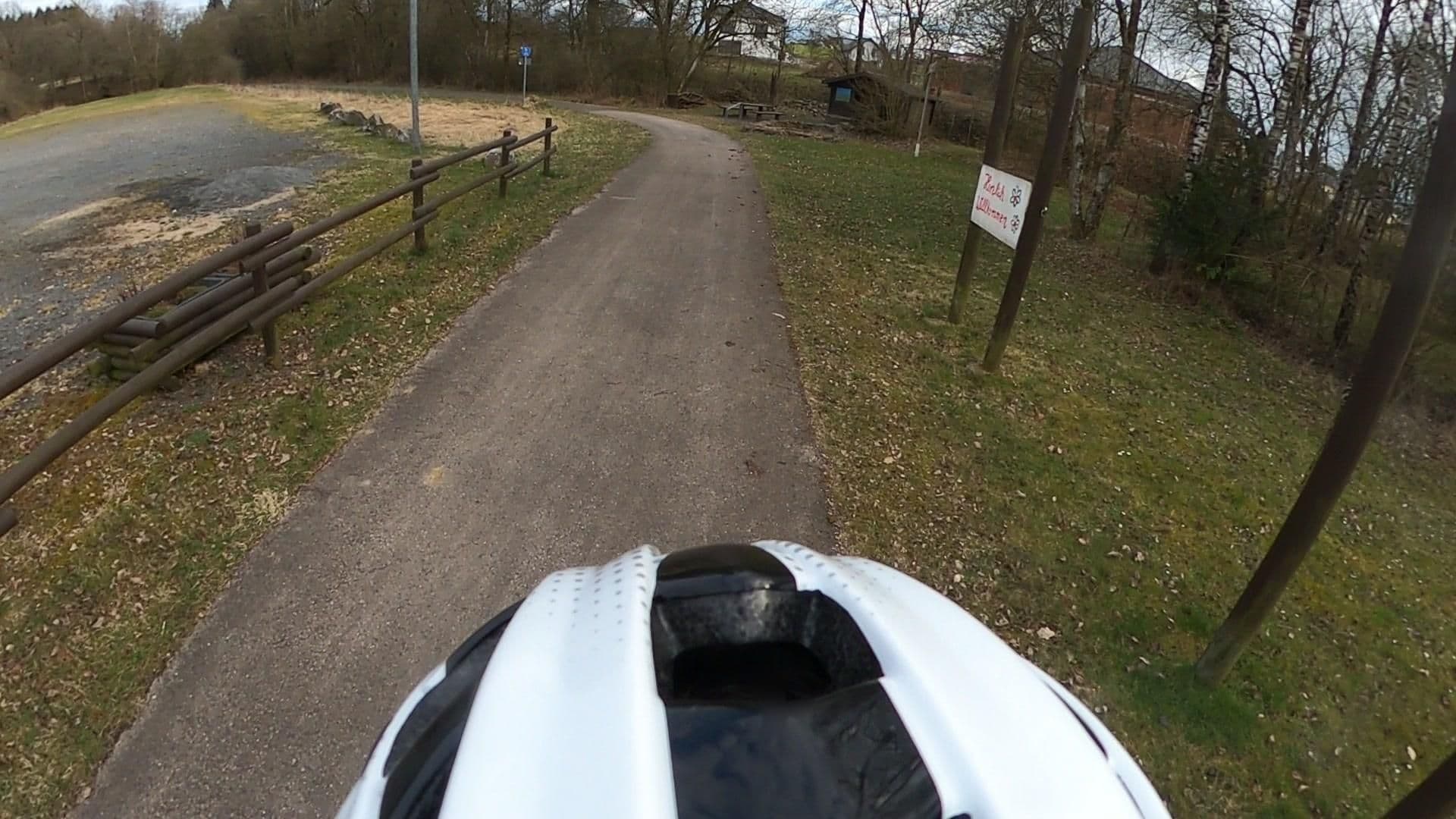 Street view near Wohnmobilstellplatz Üttfeld-Bahnhof, Arzfeld — © Mobilitaetswerk (CC BY-SA · Mapillary)