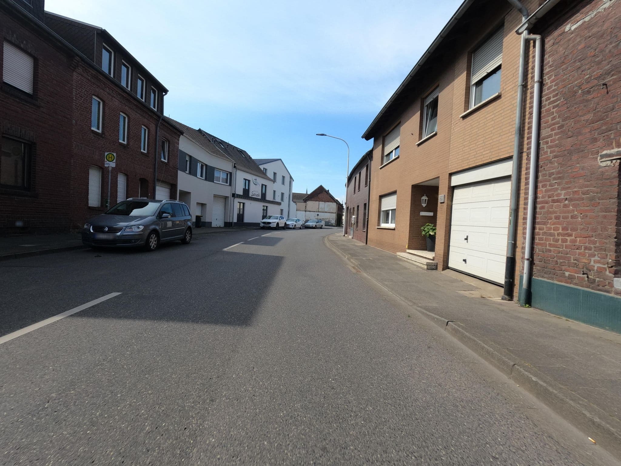 Street view near Hotel Sarah, Heinsberg — © hektor1989 (CC BY-SA · Mapillary)