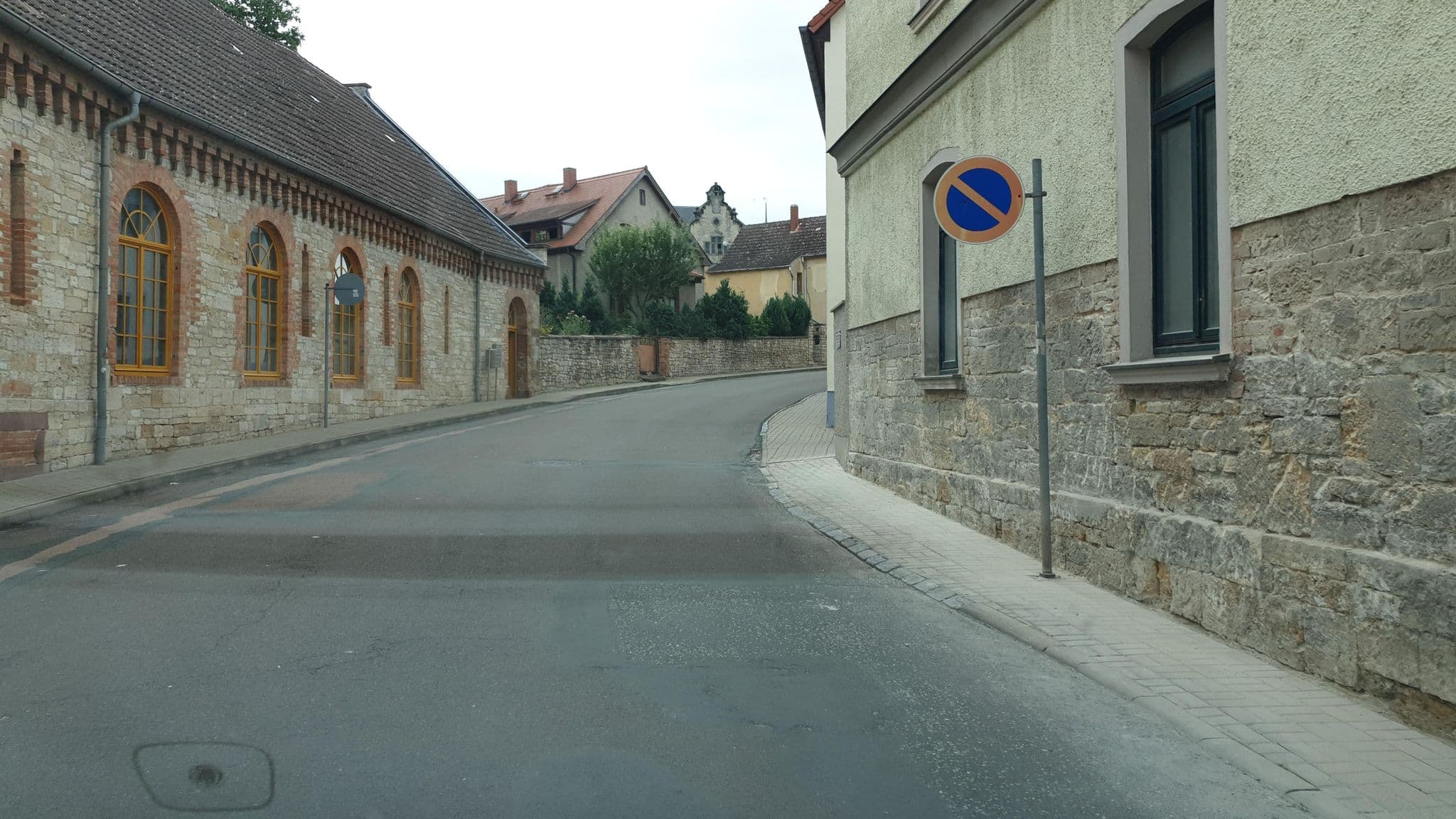Street view near Hotel zur Sonne, Querfurt — © canislupus (CC BY-SA · Mapillary)