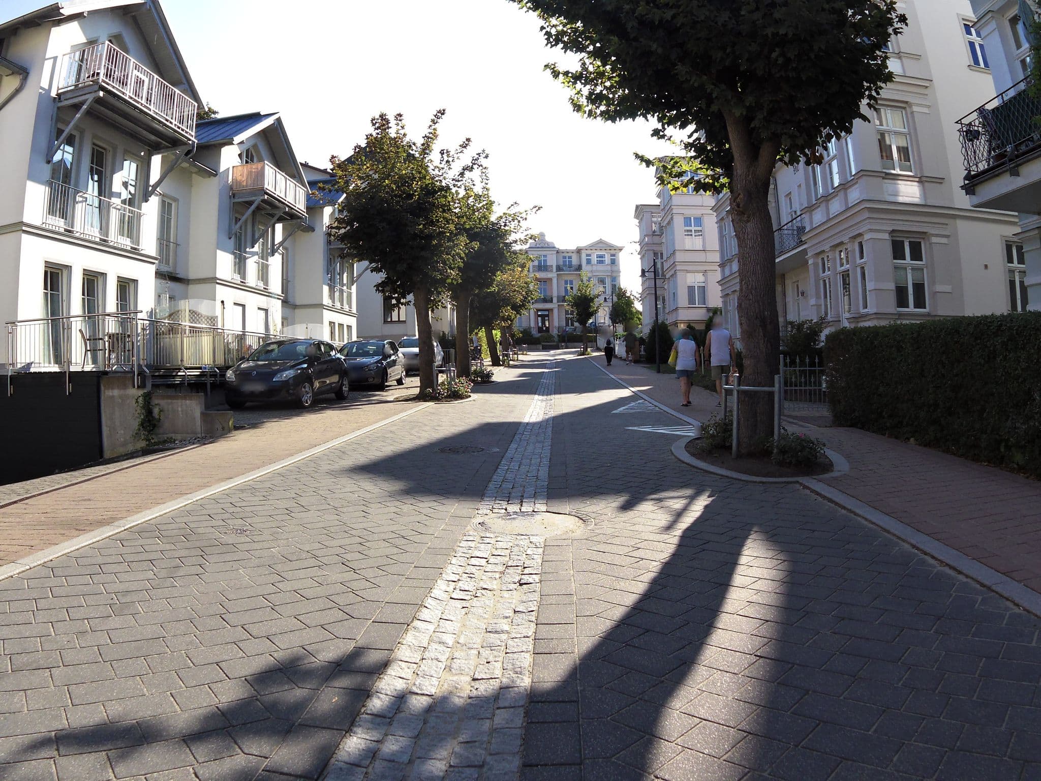 Street view near Ferienhaus Pension Feldmann, Seebad Heringsdorf — © zoegglmeyr (CC BY-SA · Mapillary)