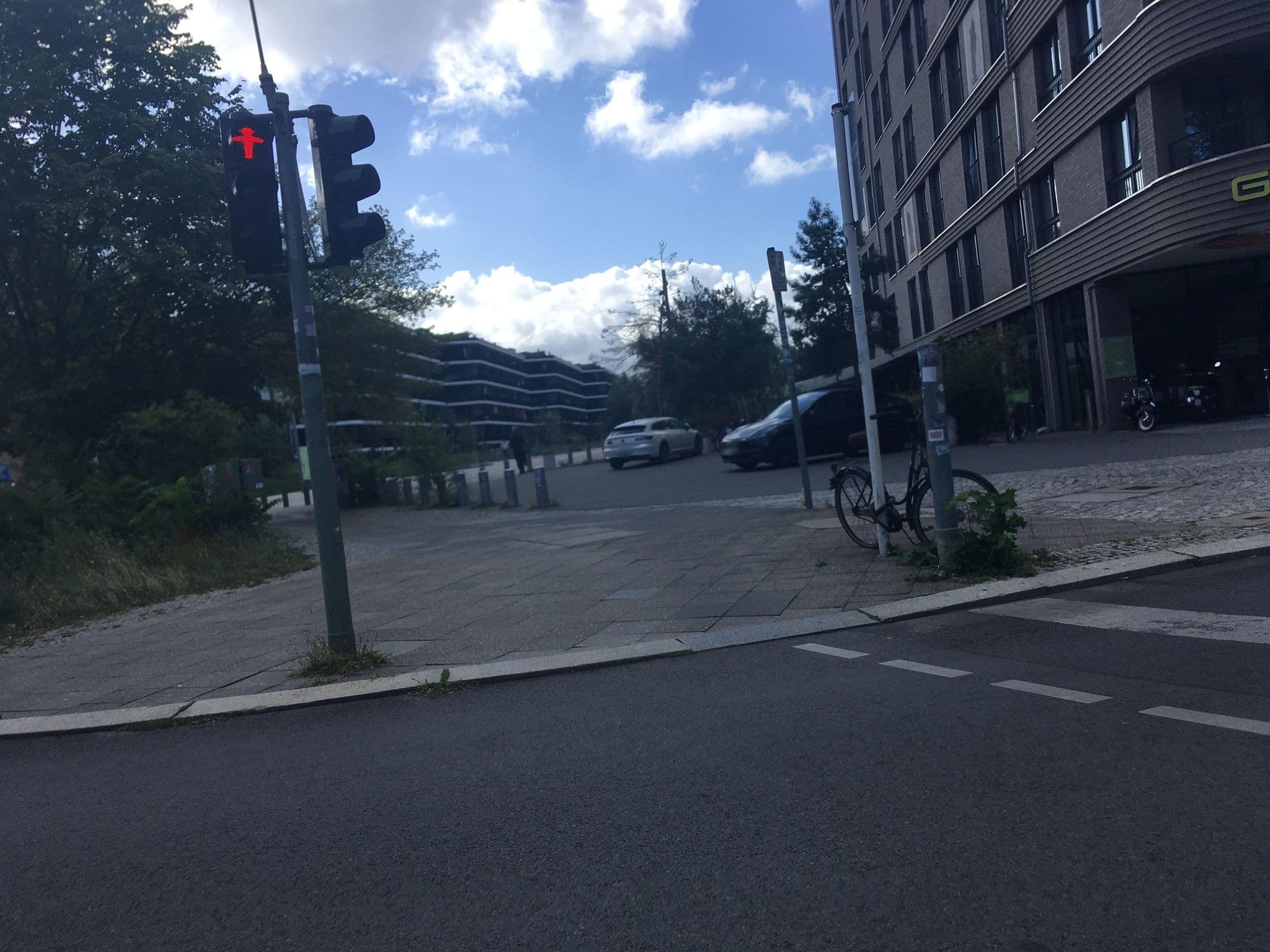 Street view near Grimm's, Tiergarten — © carlheinz (CC BY-SA · Mapillary)