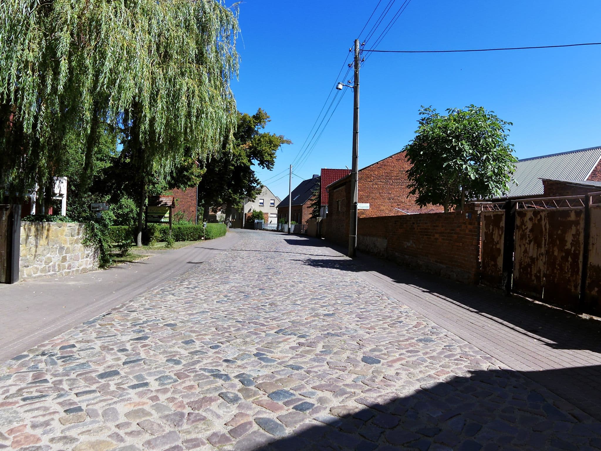 Street view near Auf der Tenne, Pretzsch — © zoegglmeyr (CC BY-SA · Mapillary)