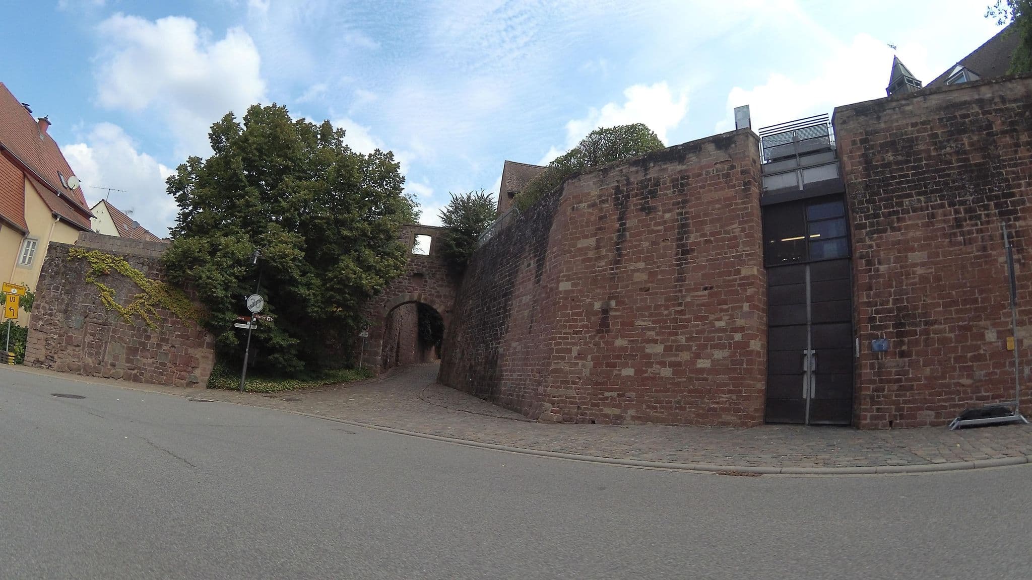Street view near Klosterhotel Hornbach, Hornbach — © teddy73 (CC BY-SA · Mapillary)