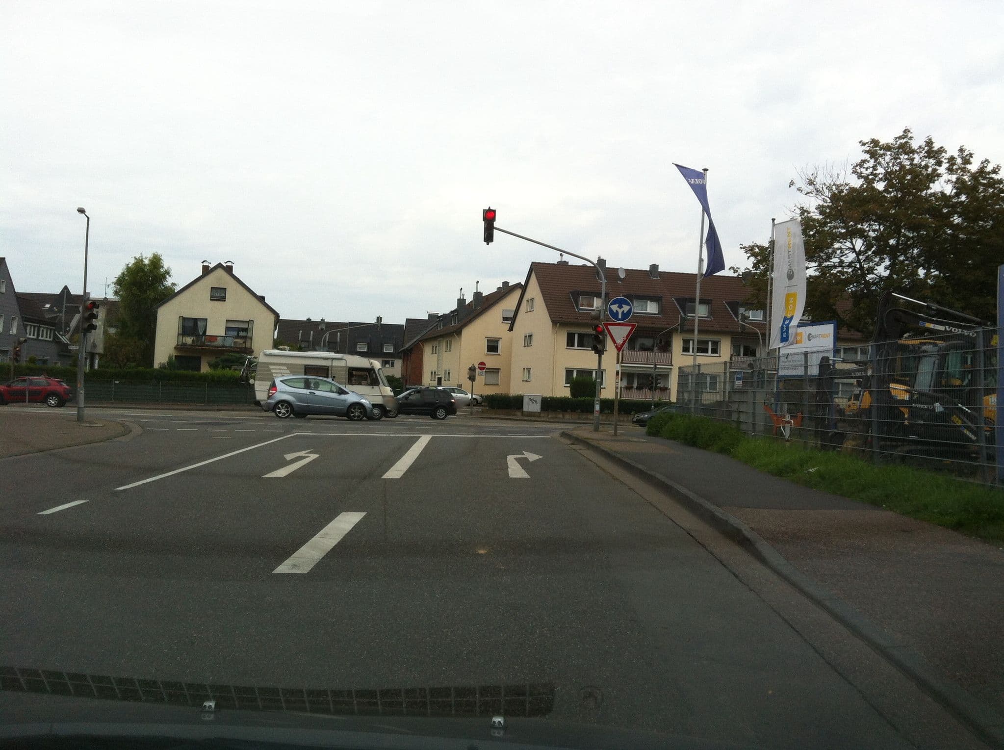 Street view near Hotel Zündorf, Rodenkirchen — © ifjj1ref (CC BY-SA · Mapillary)