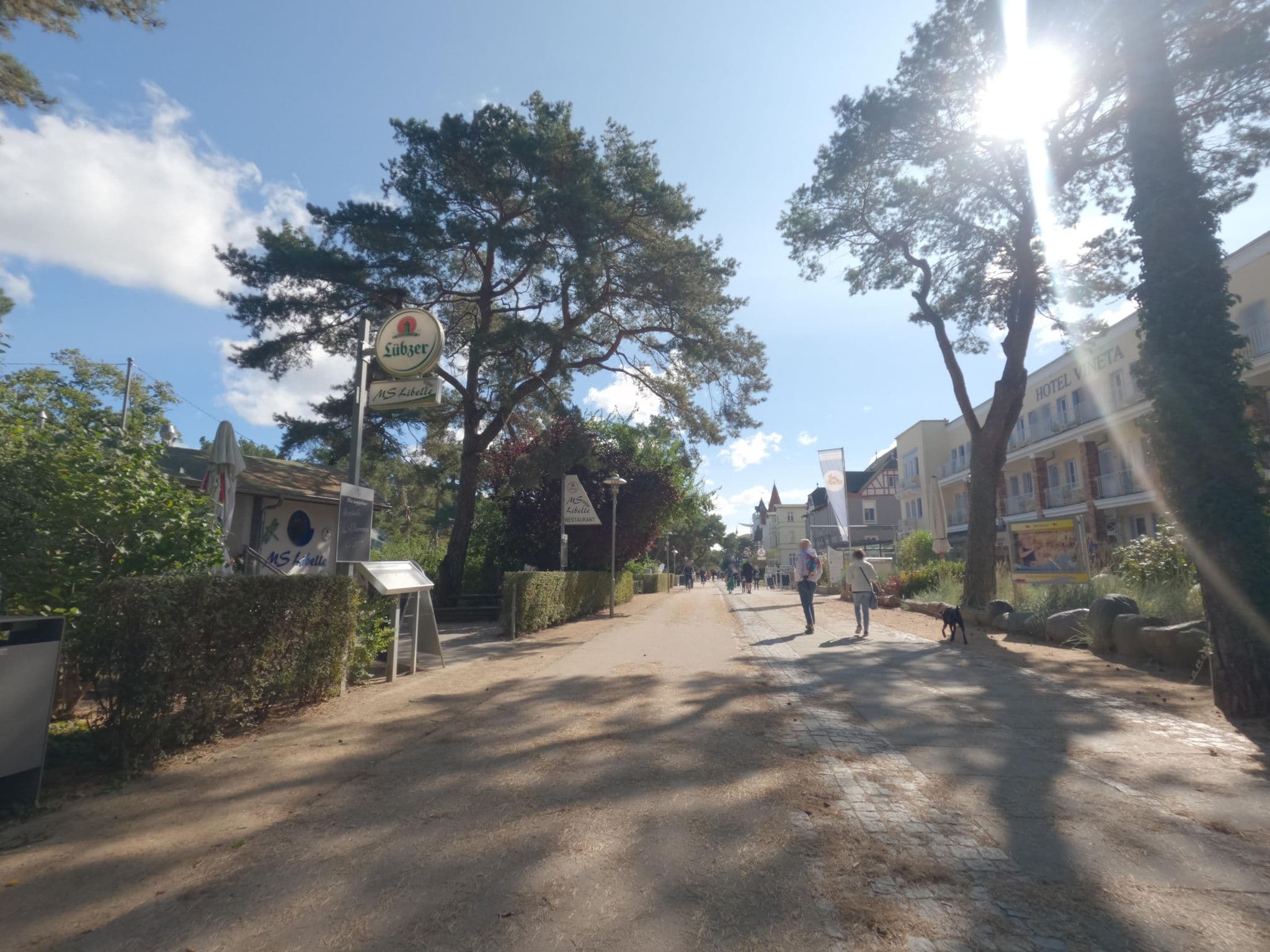 Street view near Residenz Vineta, Ostseebad Zinnowitz — © masterofnoroad (CC BY-SA · Mapillary)