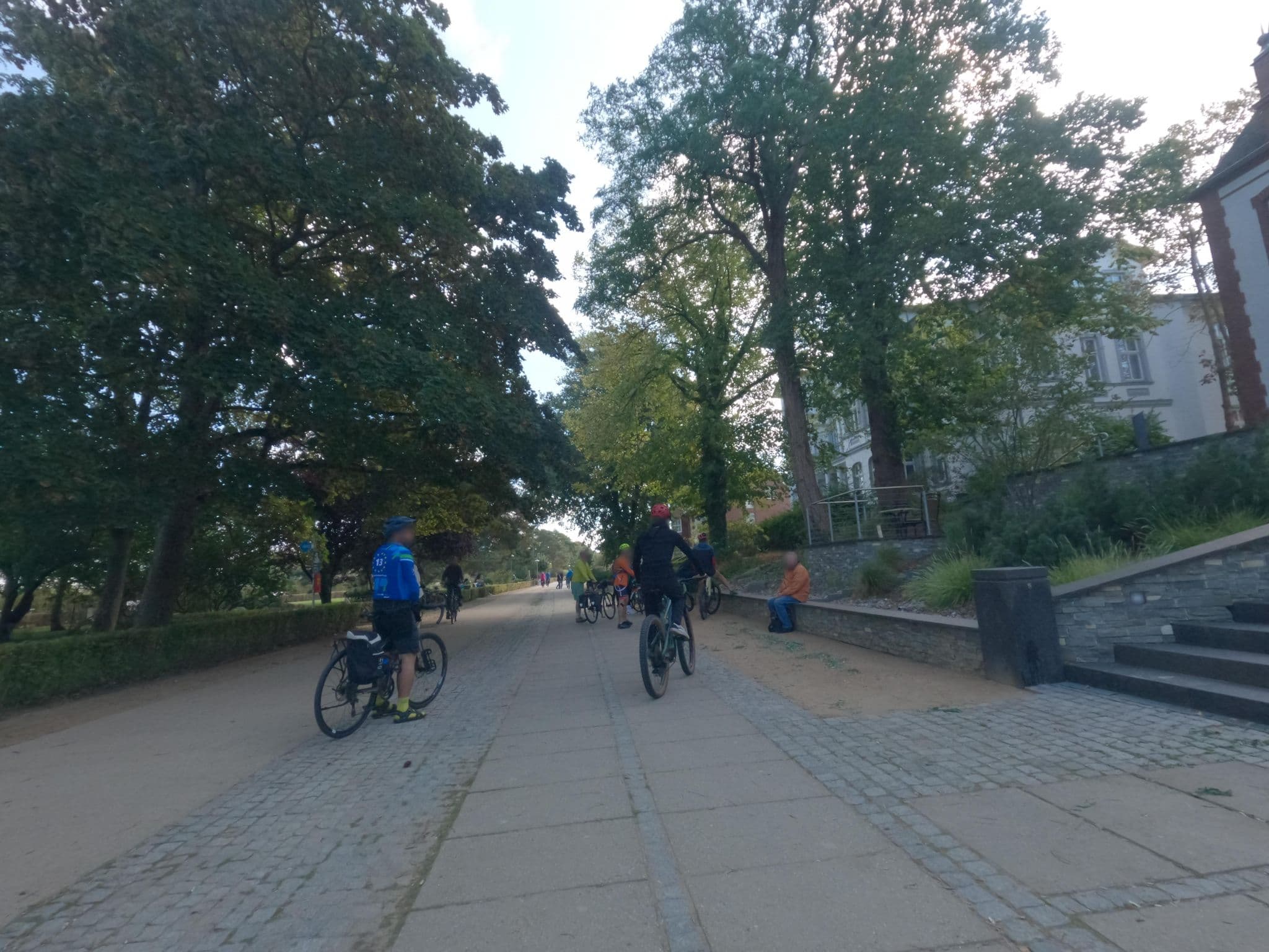 Street view near Strandhotel garni Kormoran, Ostseebad Zinnowitz — © masterofnoroad (CC BY-SA · Mapillary)