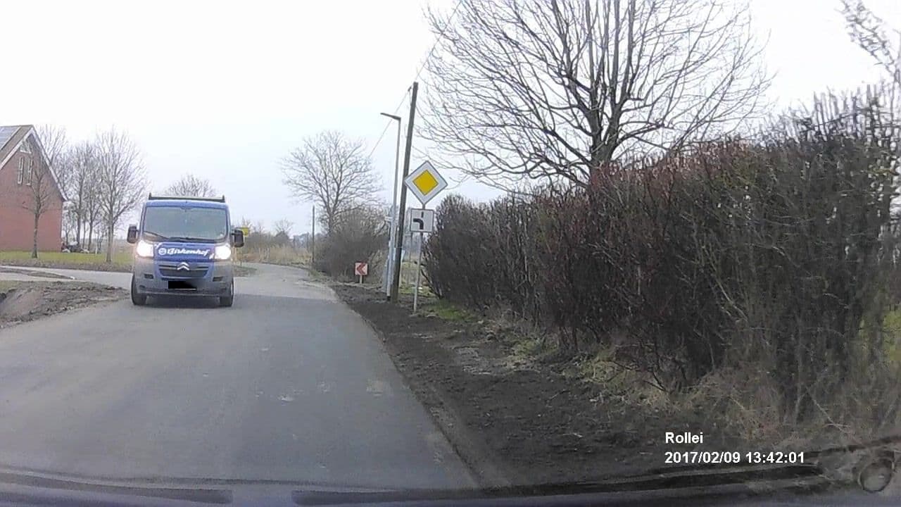 Street view near Ferienhaus "Deichblick", Greetsiel — © sennewald63 (CC BY-SA · Mapillary)