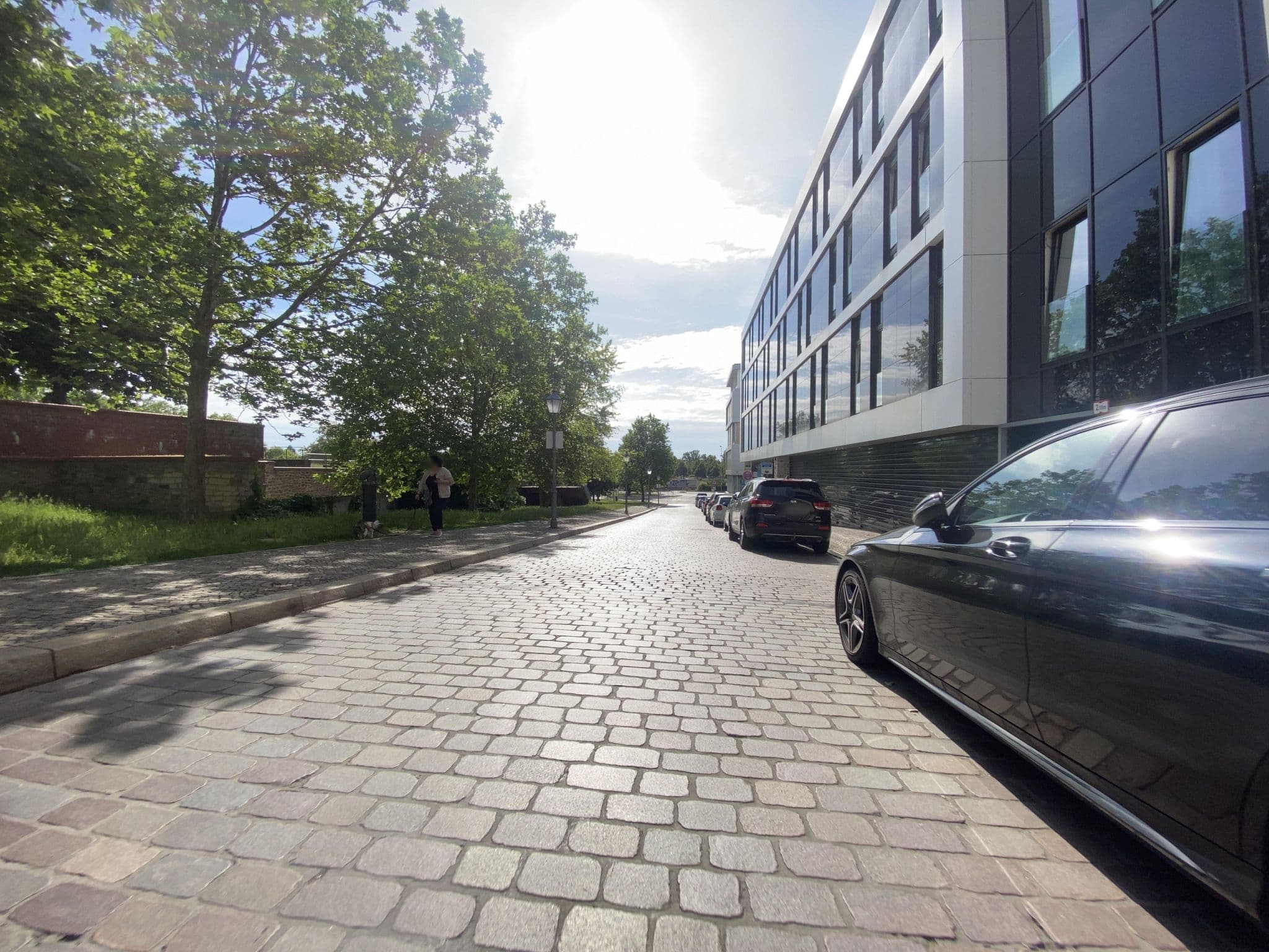 Street view near Motel One, Magdeburg — © eserte (CC BY-SA · Mapillary)