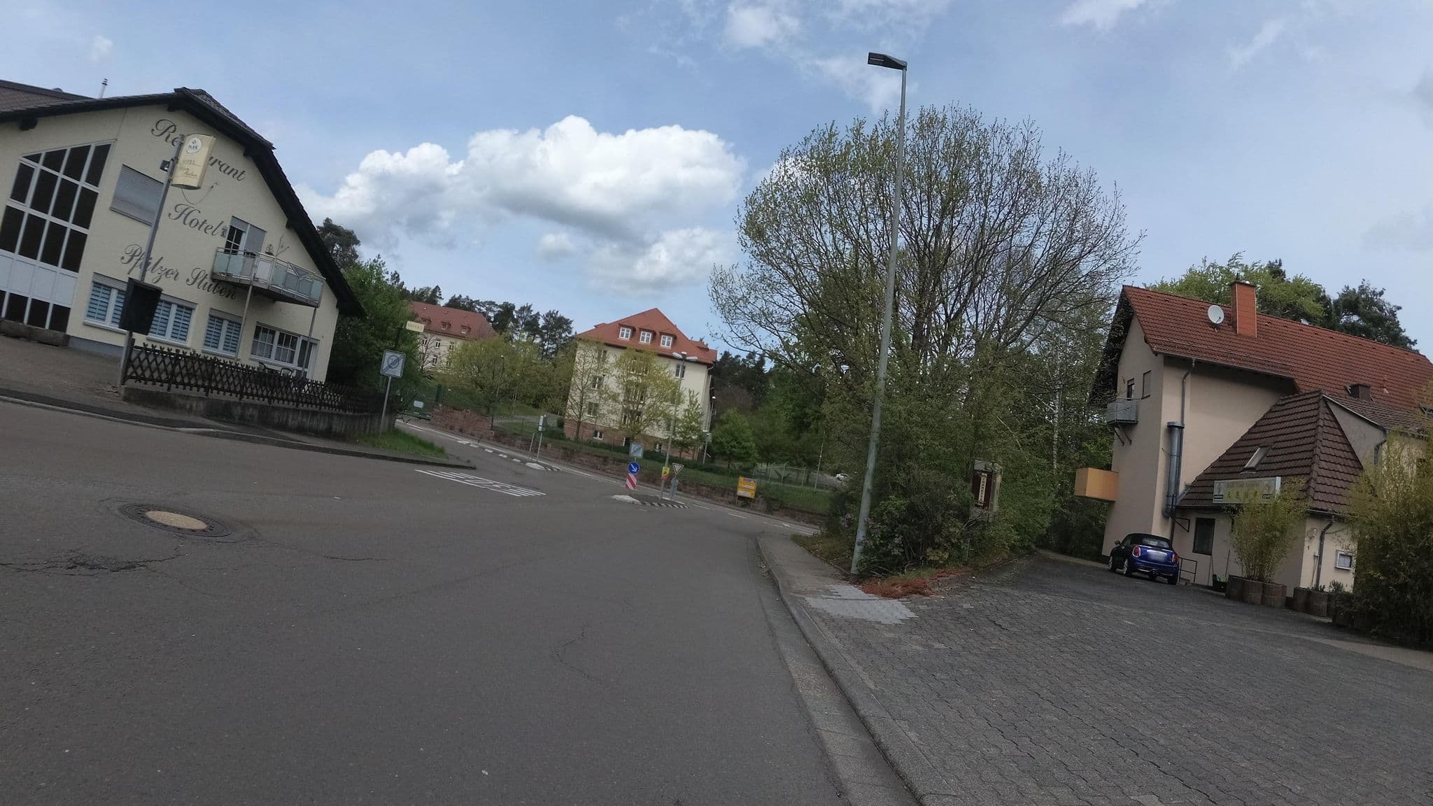 Street view near Pfälzer Stuben, Landstuhl — © teddy73 (CC BY-SA · Mapillary)