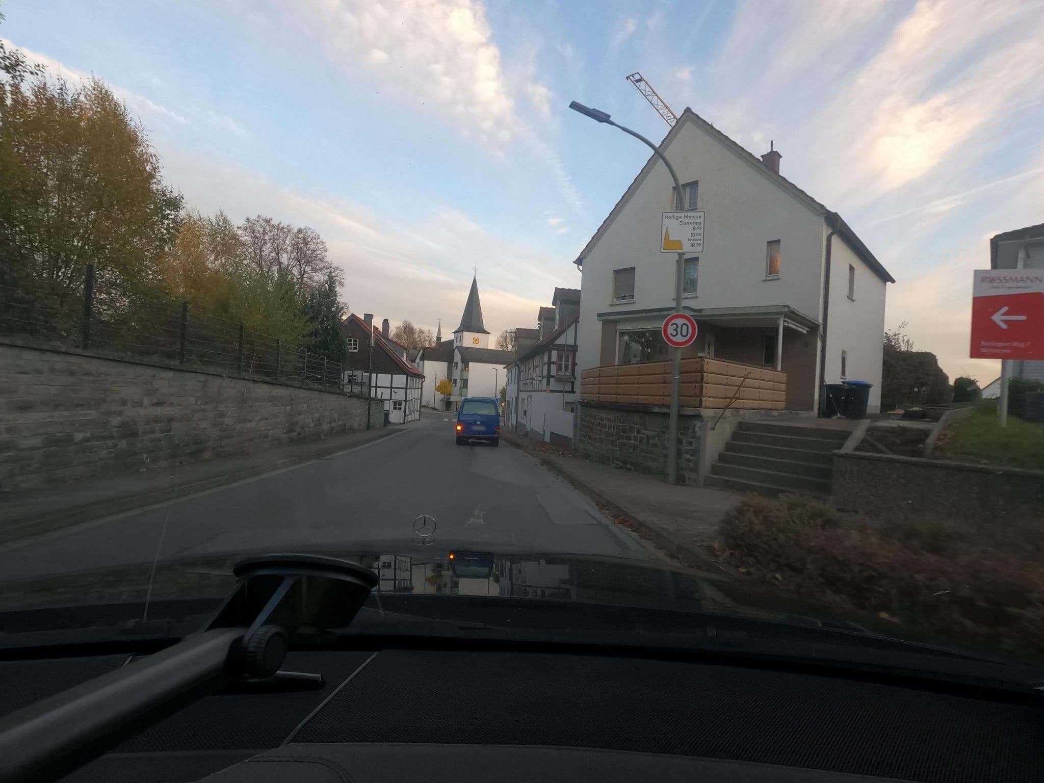 Street view near Villa Regina, Möhnesee — © saschahaberkorn (CC BY-SA · Mapillary)